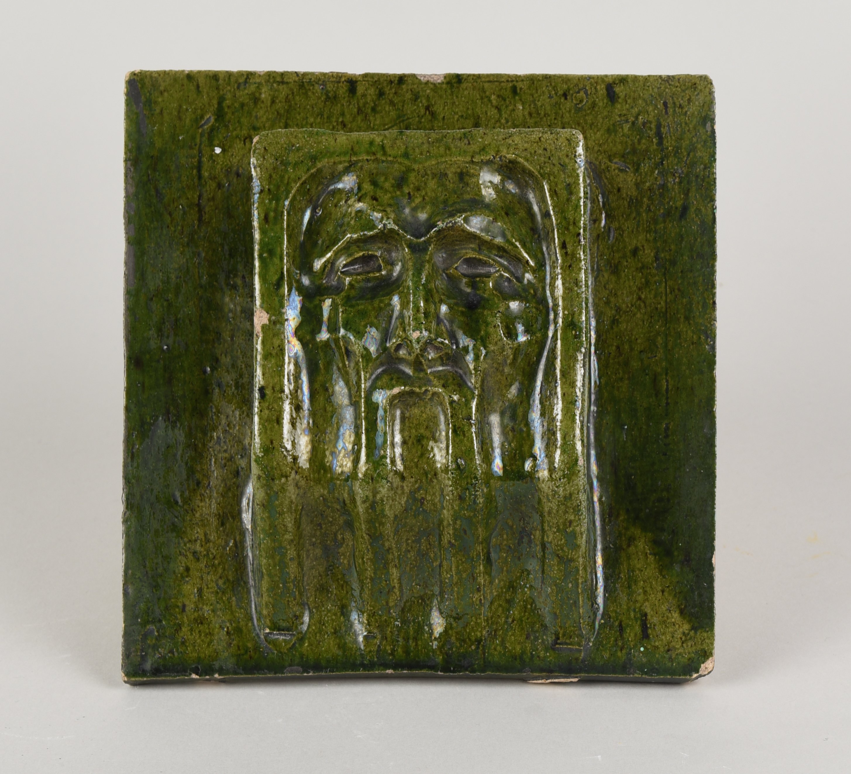 Kachel mit figürlichem Relief (Museen Kohren-Sahlis - Töpfermuseum CC BY-NC-SA)