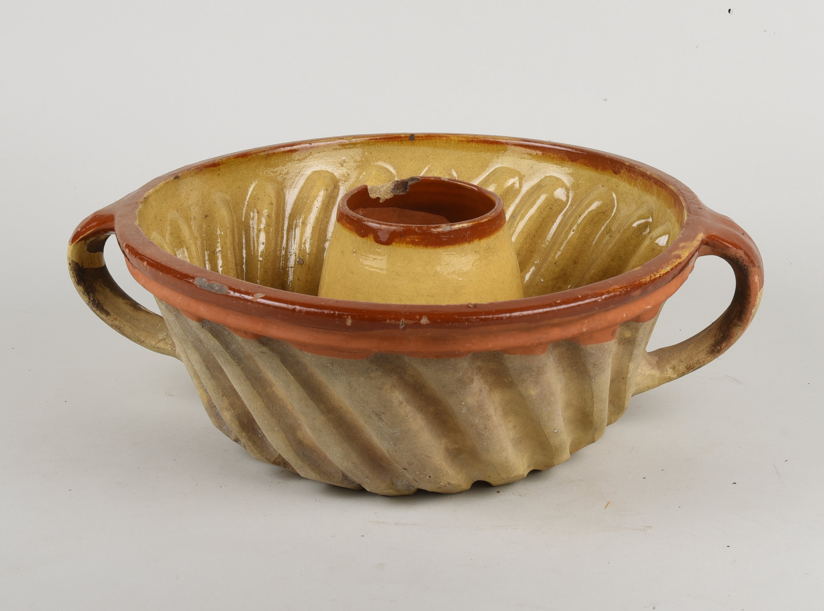 Aschkuchen- oder Gugelhupfform (Museen Kohren-Sahlis - Töpfermuseum CC BY-NC-SA)
