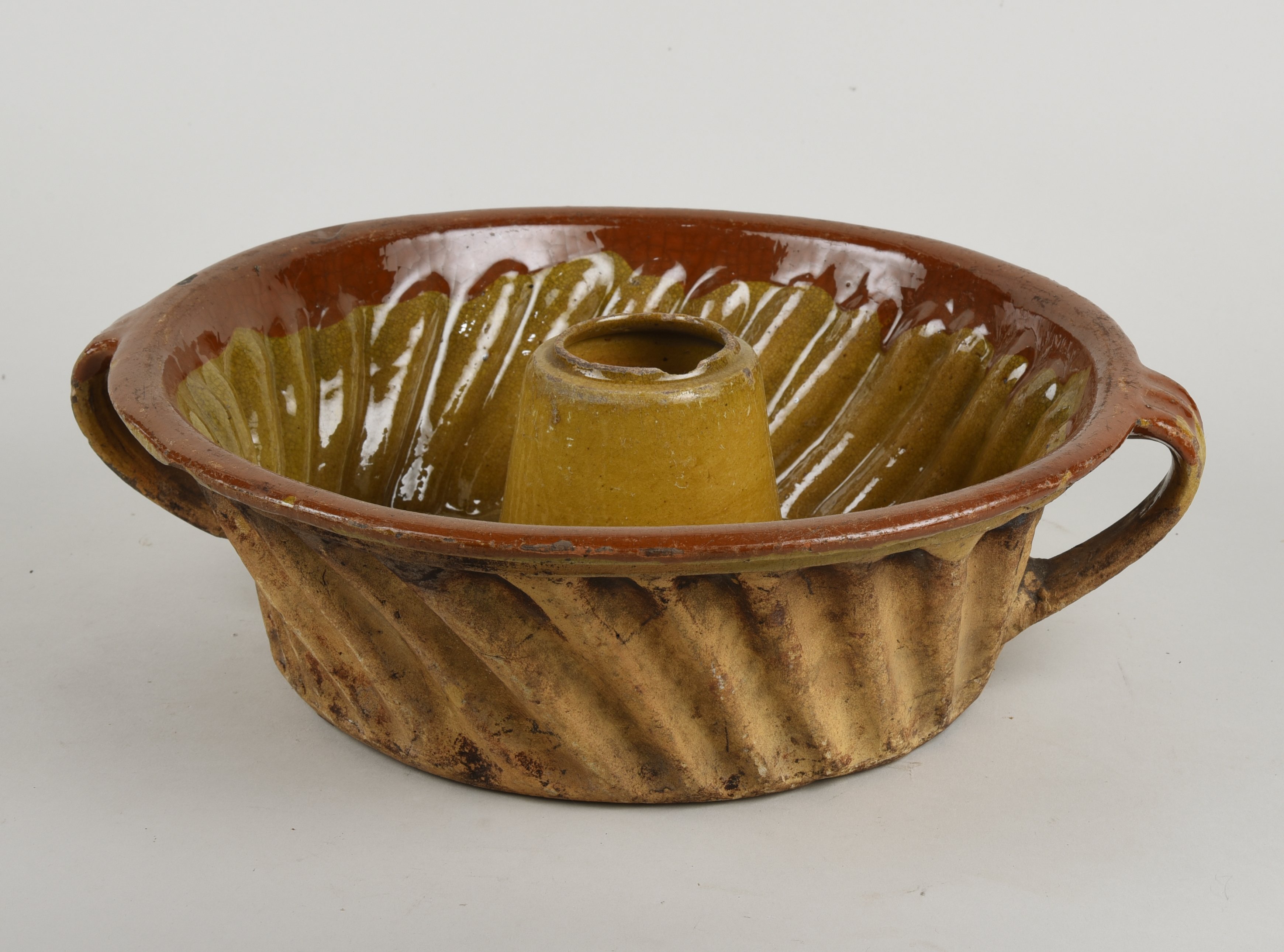 Aschkuchen- oder Gugelhupfform (Museen Kohren-Sahlis - Töpfermuseum CC BY-NC-SA)