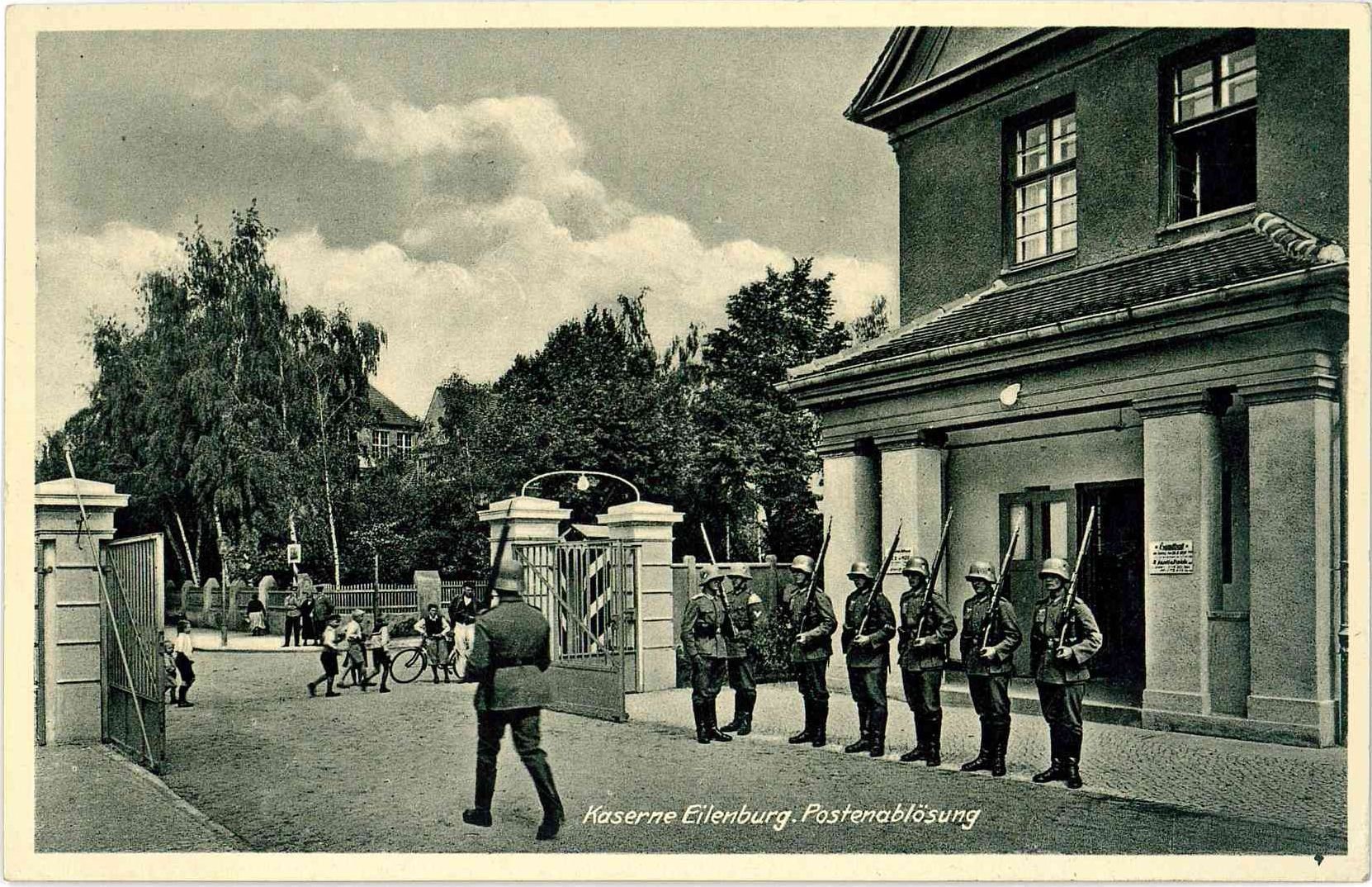 Kaserne Eilenburg. Postenablösung (Stadtmuseum Eilenburg RR-P)