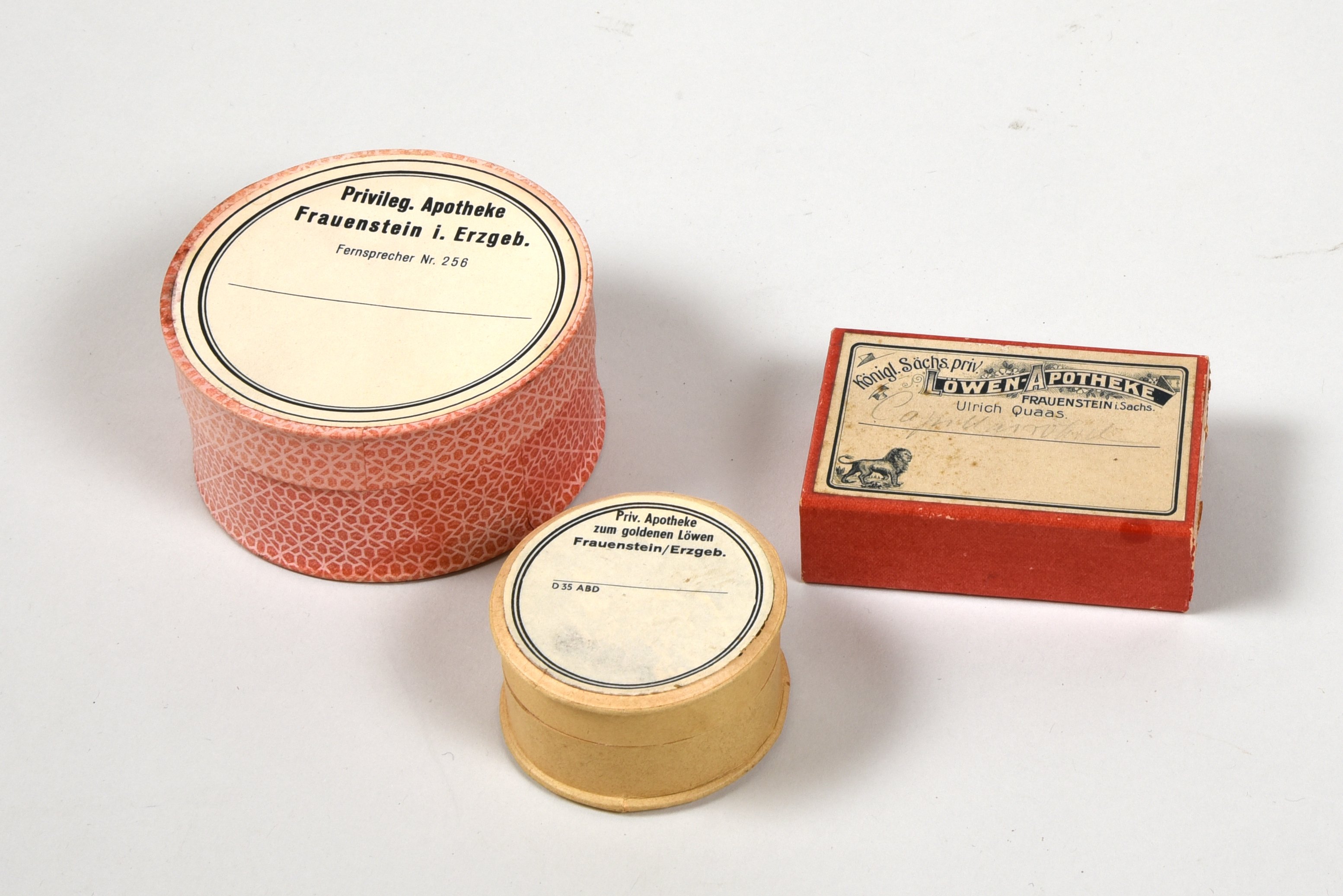 Konvolut Pillen- und Zäpfchenschachteln (Gottfried-Silbermann-Museum CC BY-NC-SA)