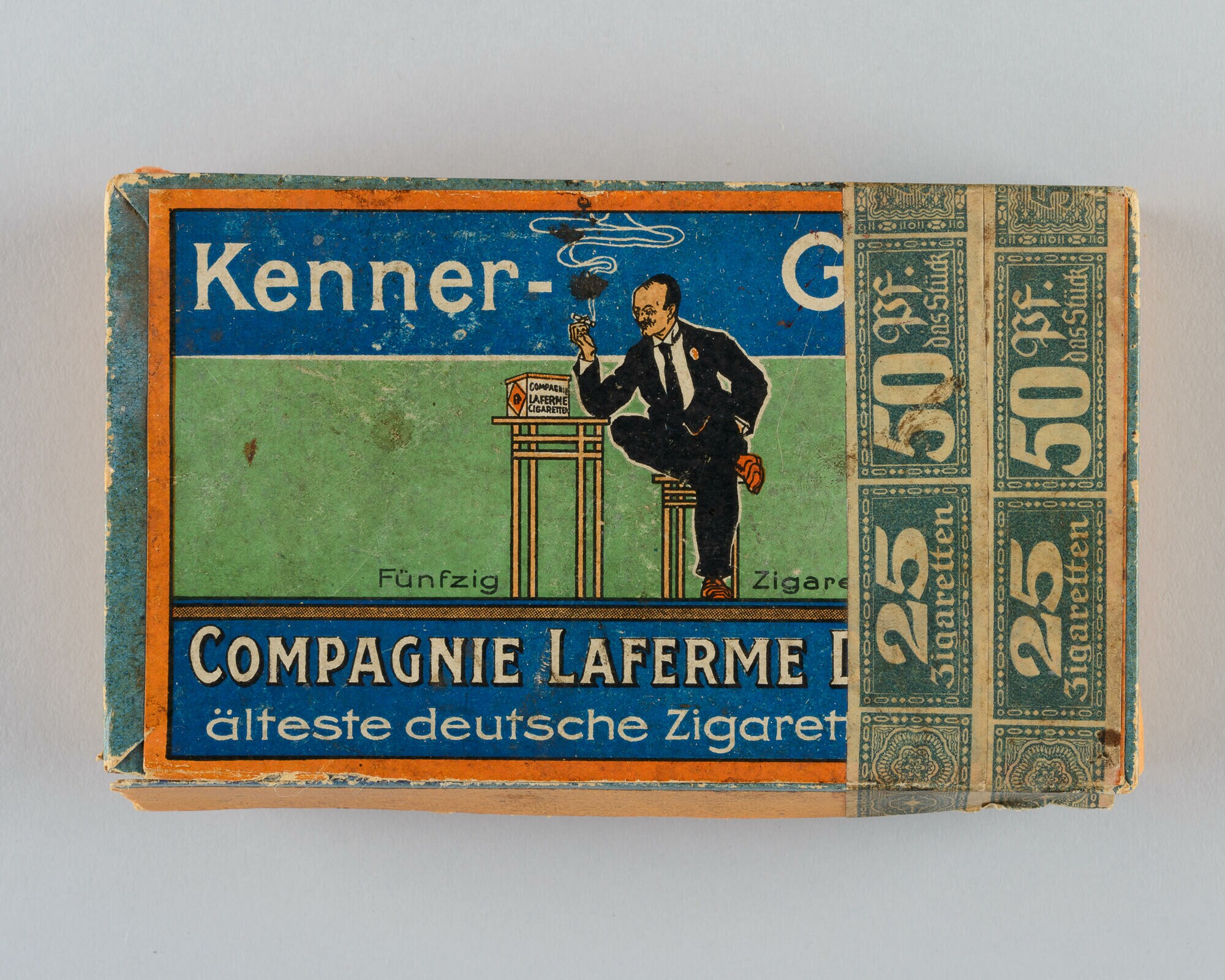 Zigarettenschachtel der Marke "Kenner-Gold, No. 126" (Stadtmuseum Dresden CC BY-NC-ND)