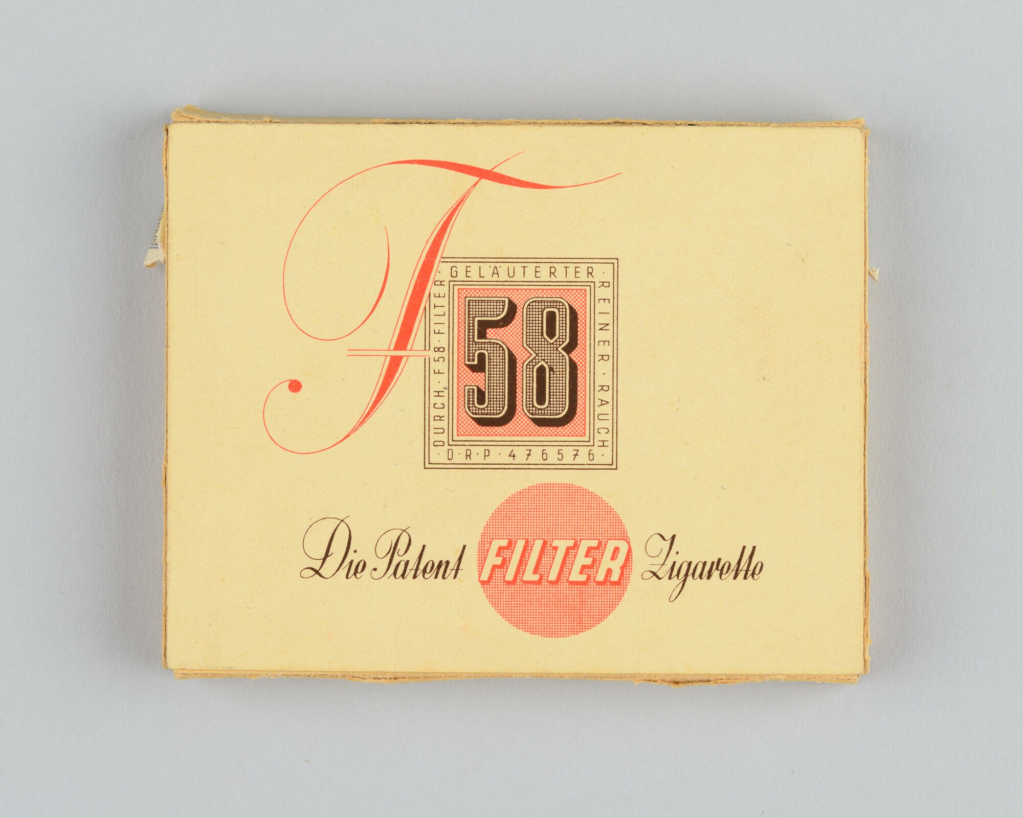 Zigarettenschachtel mit 10 Zigaretten der Marke "F 58" (Filter) (Stadtmuseum Dresden CC BY-NC-ND)