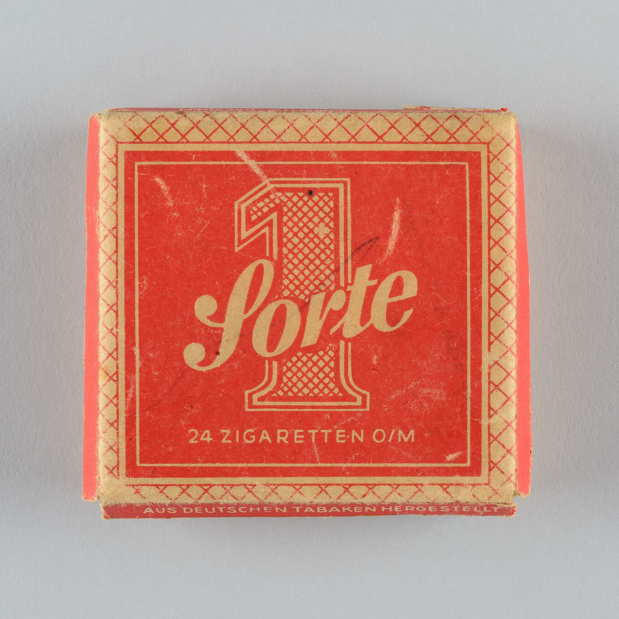 Zigarettenschachtel der Marke "Sorte 1" (Stadtmuseum Dresden CC BY-NC-ND)