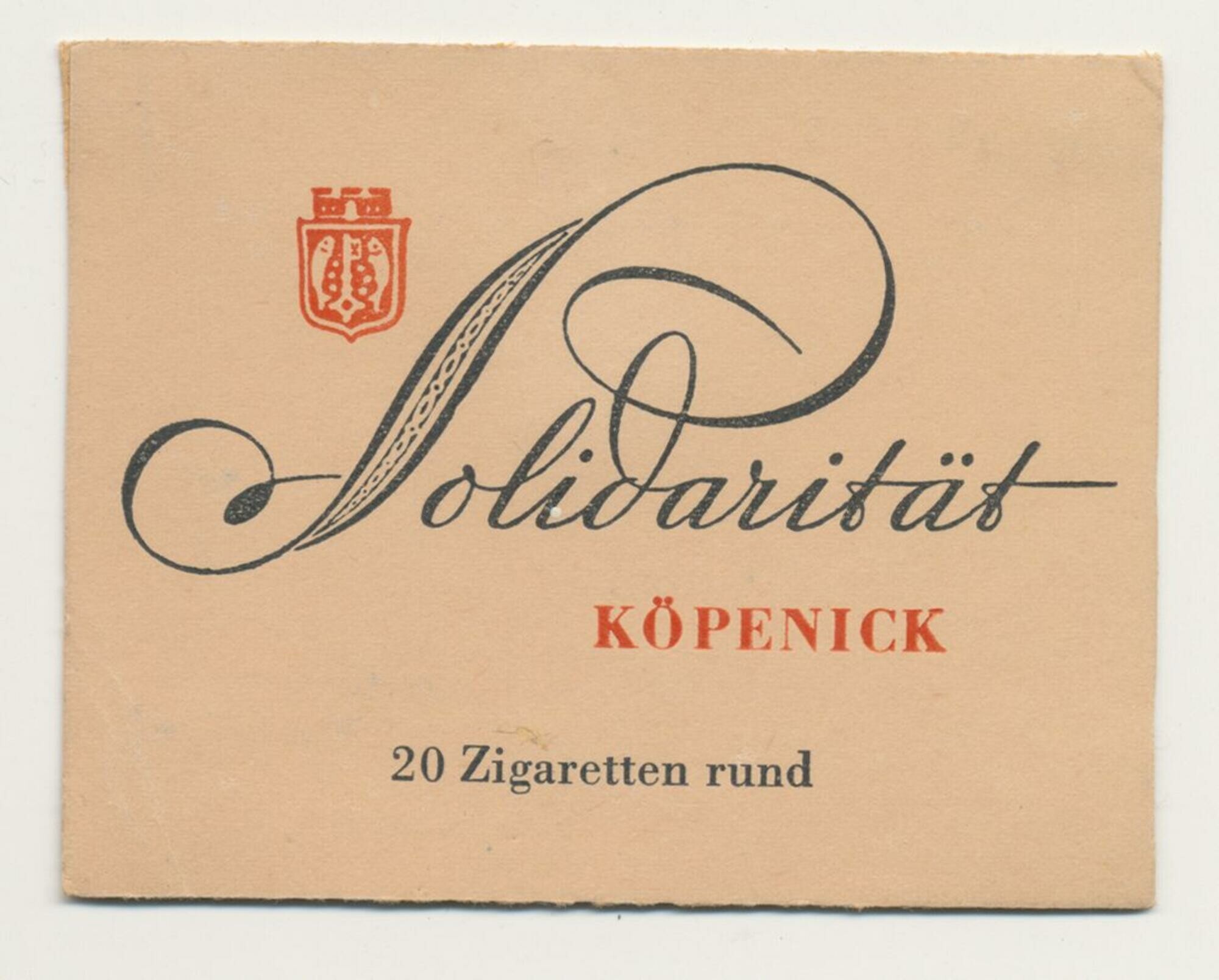 Packungszuschnitt einer Zigarettenschachtel der Marke "Solidarität Köpenick" (Stadtmuseum Dresden CC BY-NC-ND)