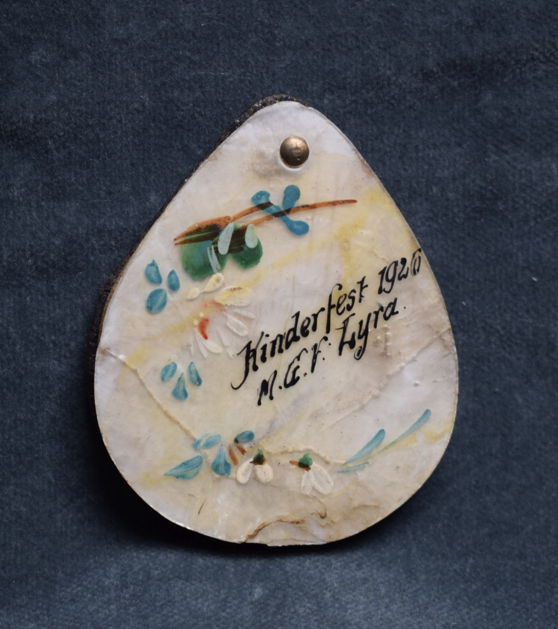 Taschenspiegel aus Perlmutter (Perlmutter- und Heimatmuseum Adorf CC BY-NC-SA)