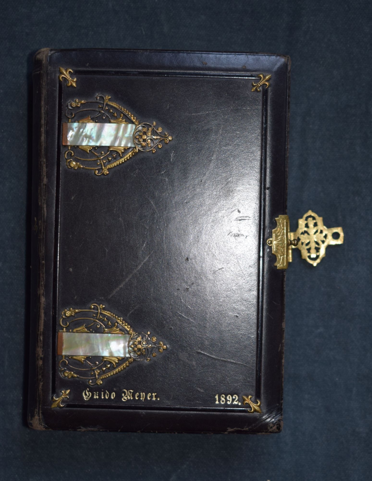 Gesangbuch (Perlmutter- und Heimatmuseum Adorf CC BY-NC-SA)