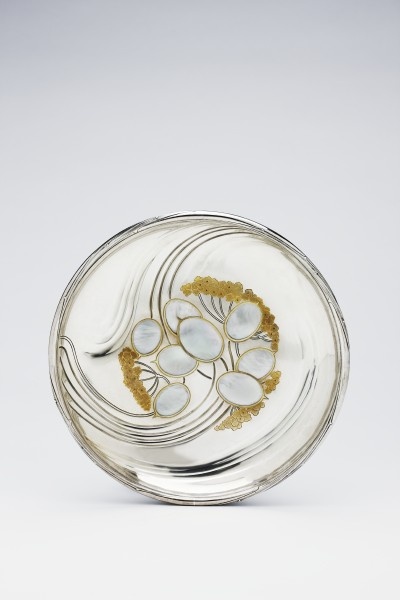 Schale mit Silberblattdekor (Grassi Museum für Angewandte Kunst CC BY-NC-SA)