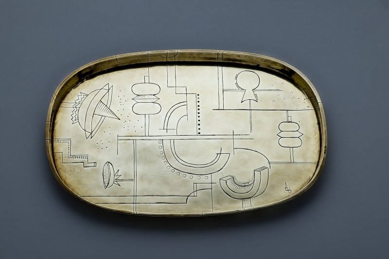 Tablett (GRASSI Museum für Angewandte Kunst CC BY-NC-SA)
