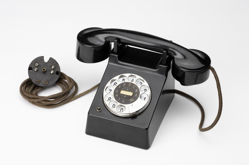 Telefon (Modell Frankfurt 780 Ia, f. n. 3/40) (GRASSI Museum für Angewandte Kunst CC BY-NC-SA)