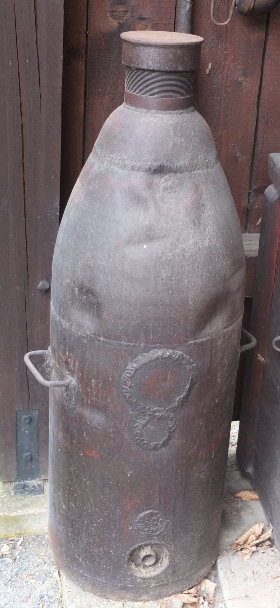 Bombe als Waschbenzinkanister (Museum Steinarbeiterhaus Hohburg CC BY-NC-SA)