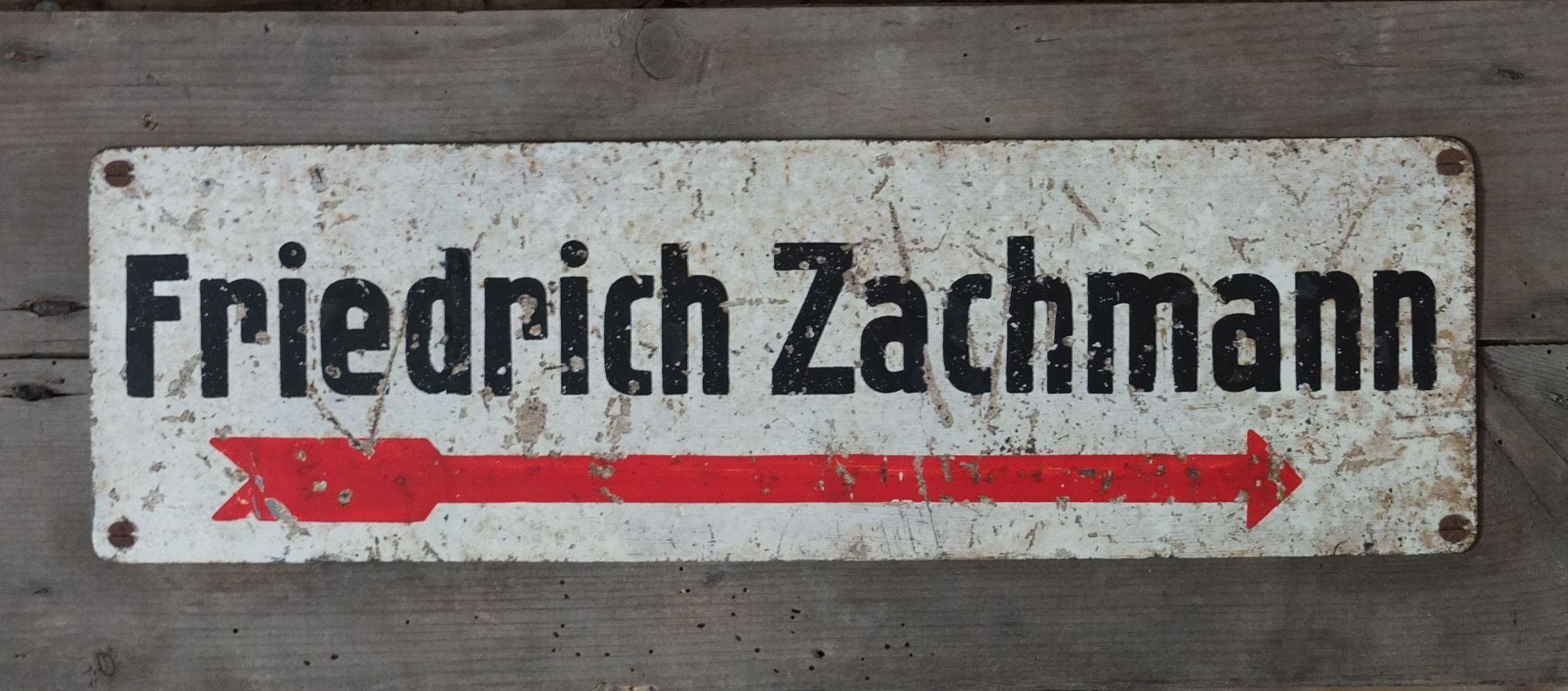 Schild "Friedrich Zachmann" (Museum Steinarbeiterhaus Hohburg CC BY-NC-SA)