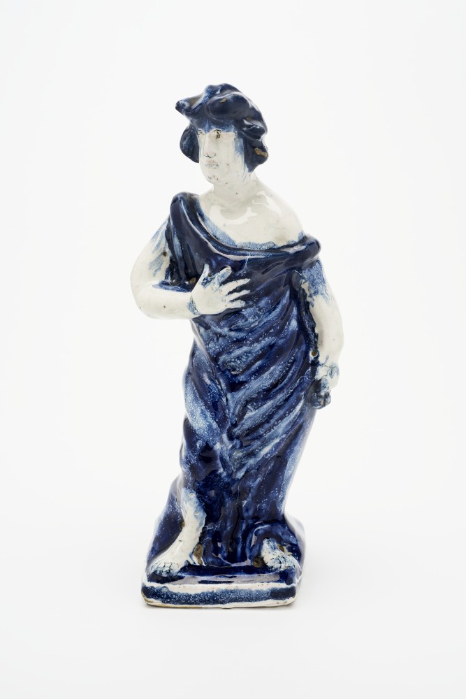 Weibliche Figur (Grassi Museum für Angewandte Kunst CC BY-NC-SA)