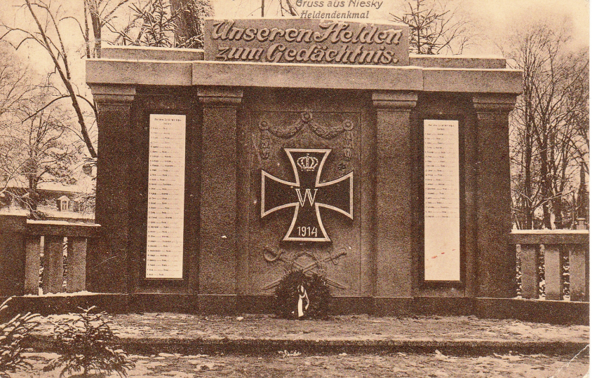 Gruß aus Niesky - Heldendenkmal (Museum Niesky CC BY-NC-ND)