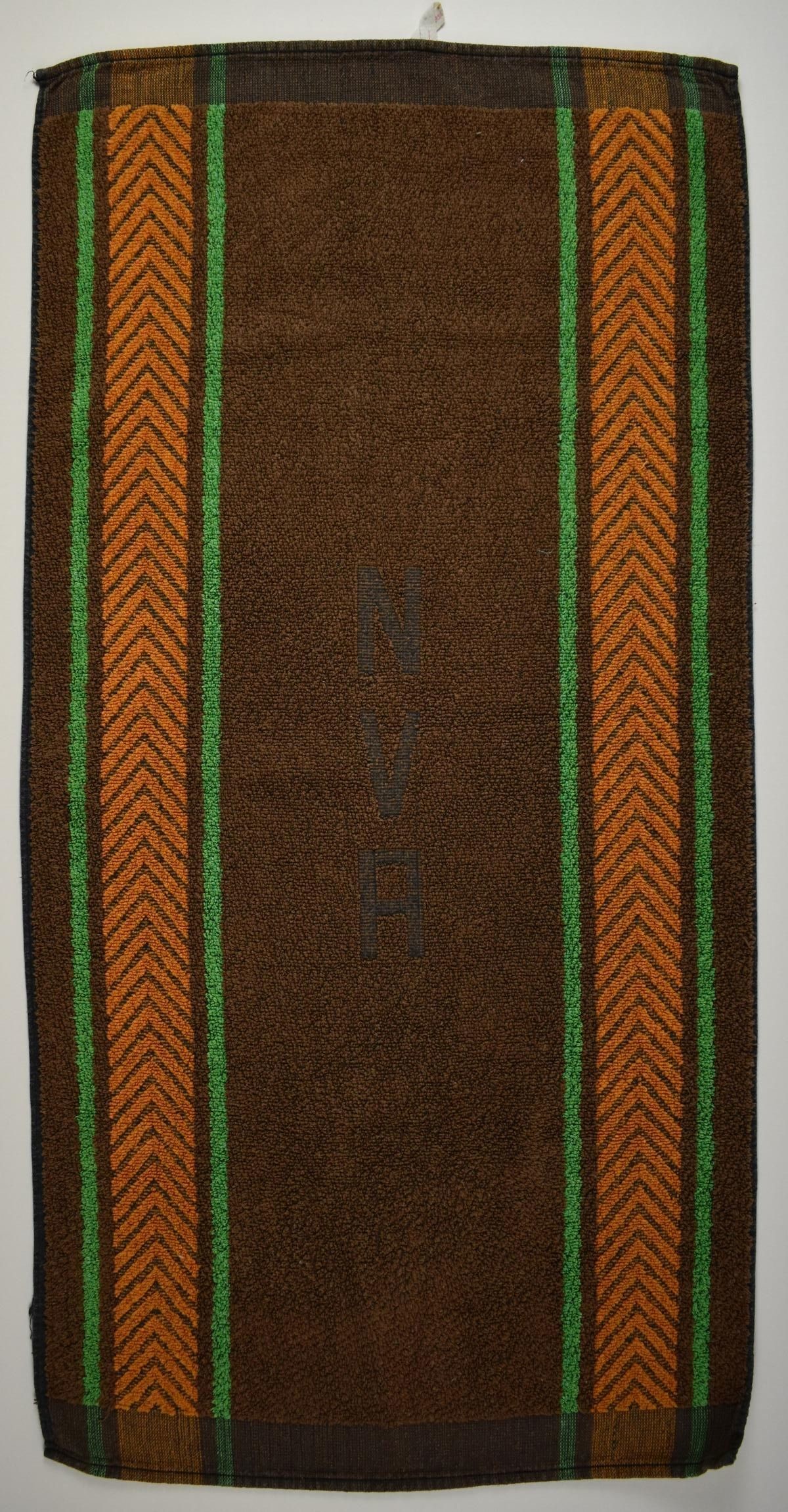 Handtuch "NVA" (Deutsches Damast- und Frottiermuseum CC BY-NC-ND)