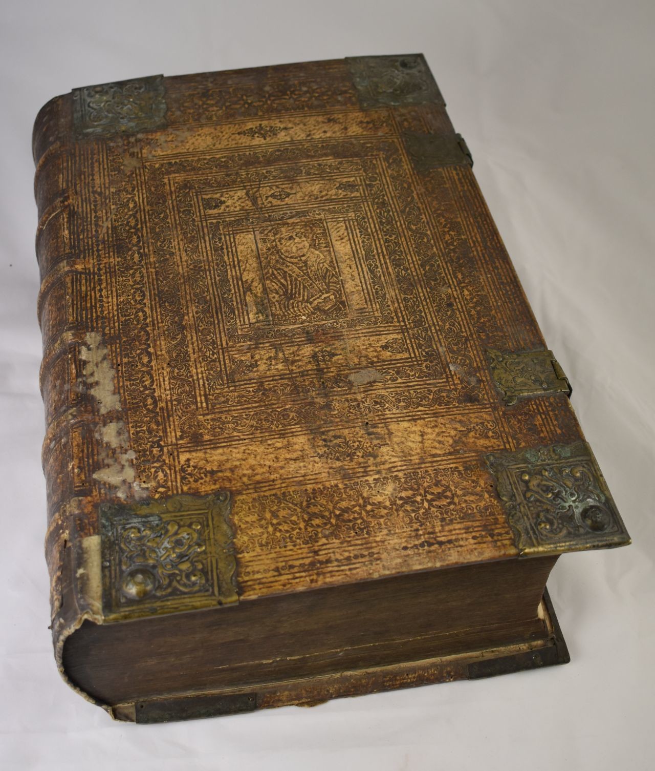 Bibel (Deutsches Damast- und Frottiermuseum CC BY-NC-ND)