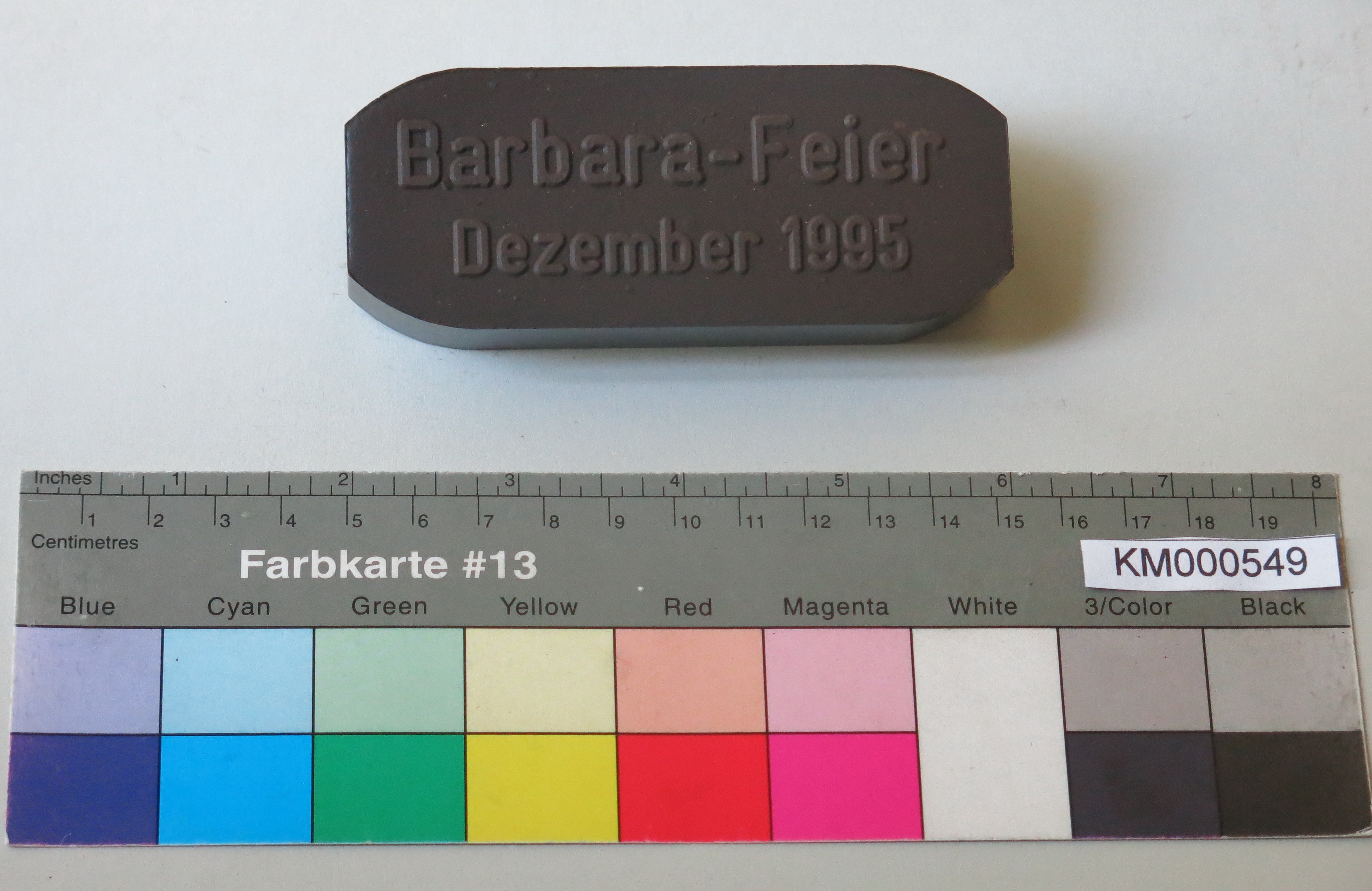 Zierbrikett "Barbara-Feier Dezember 1995 " (Energiefabrik Knappenrode CC BY-SA)