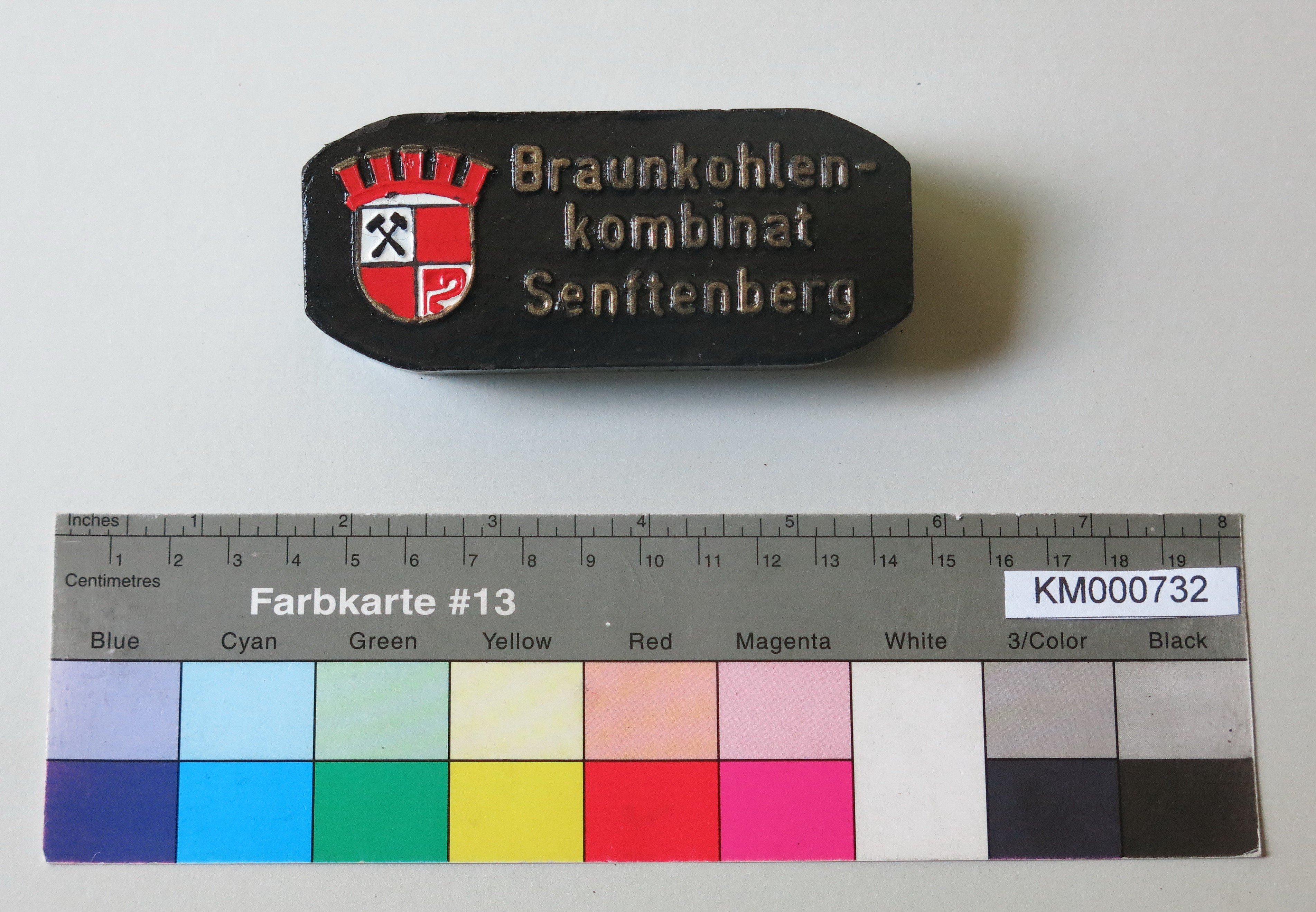 Zierbrikett "Braunkohlenkombinat Senftenberg" (Energiefabrik Knappenrode CC BY-SA)