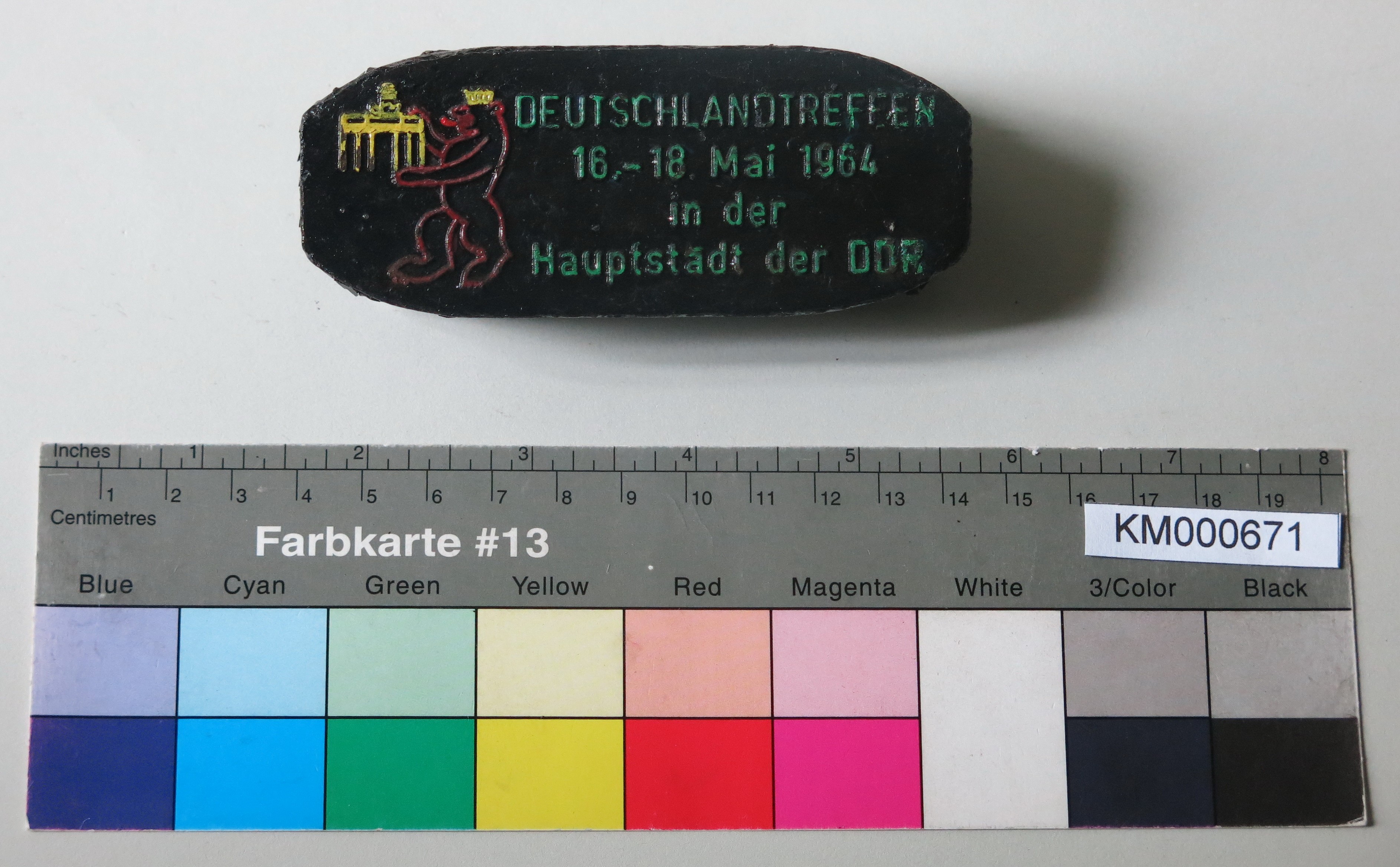 Zierbrikett "DEUTSCHLANDTREFFEN 16.-18-Mai 1964 in der Hauptstadt der DDR" (Energiefabrik Knappenrode CC BY-SA)