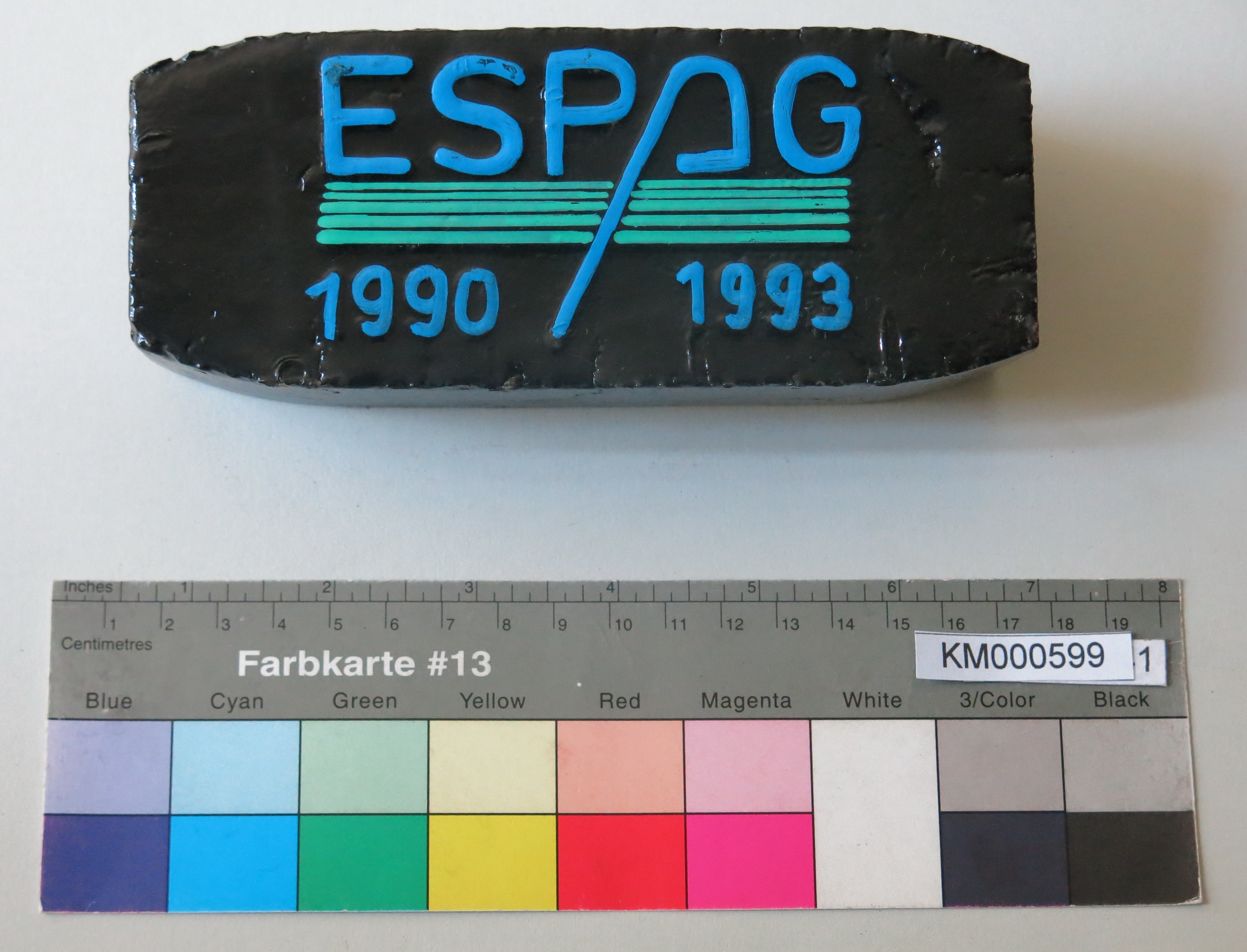Zierbrikett "ESPAG 1990 1993" (Energiefabrik Knappenrode CC BY-SA)