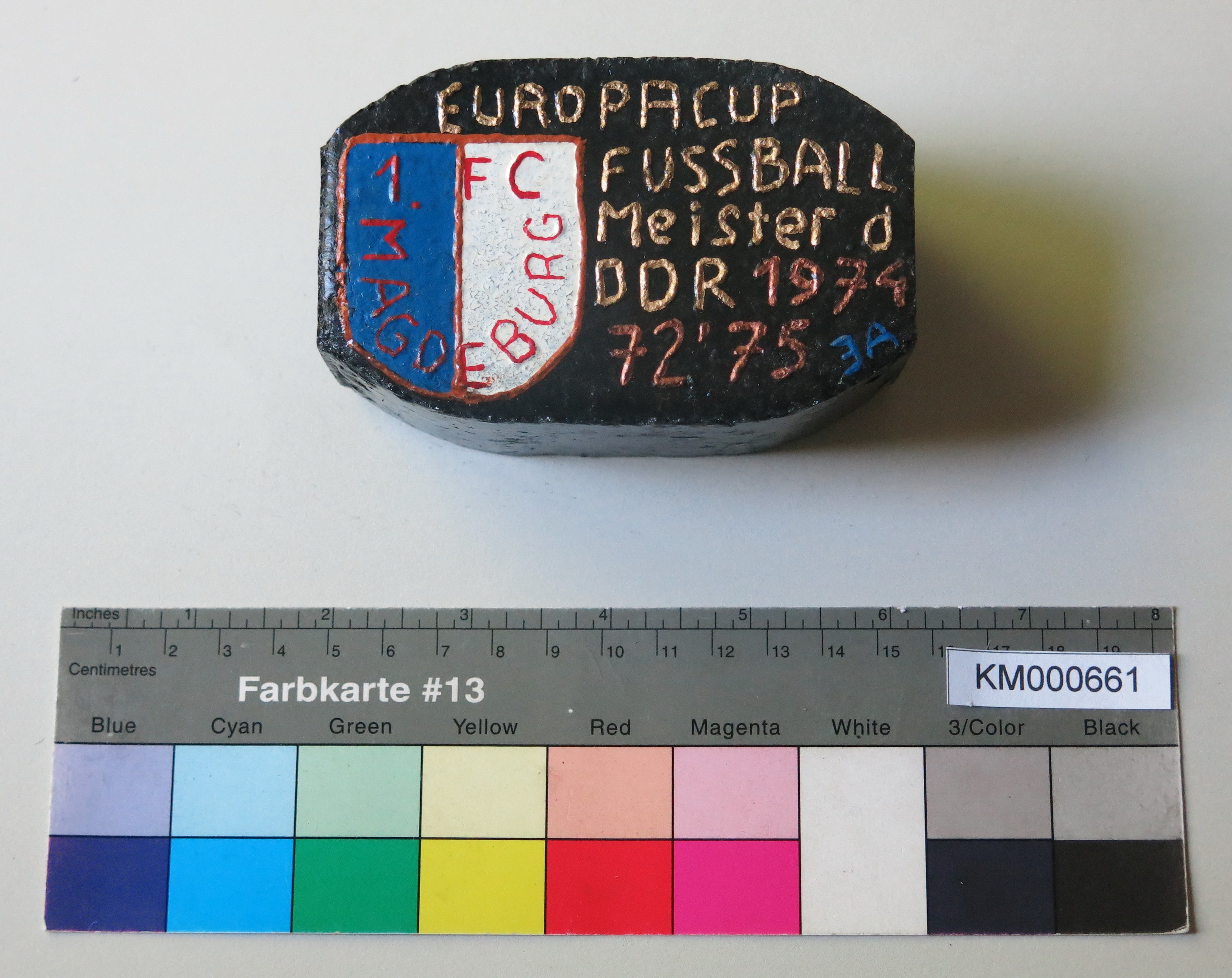 Zierbrikett "EUROPACUP FUSSBALL Meister d DDR 1974 72' 75 3A " (Energiefabrik Knappenrode CC BY-SA)