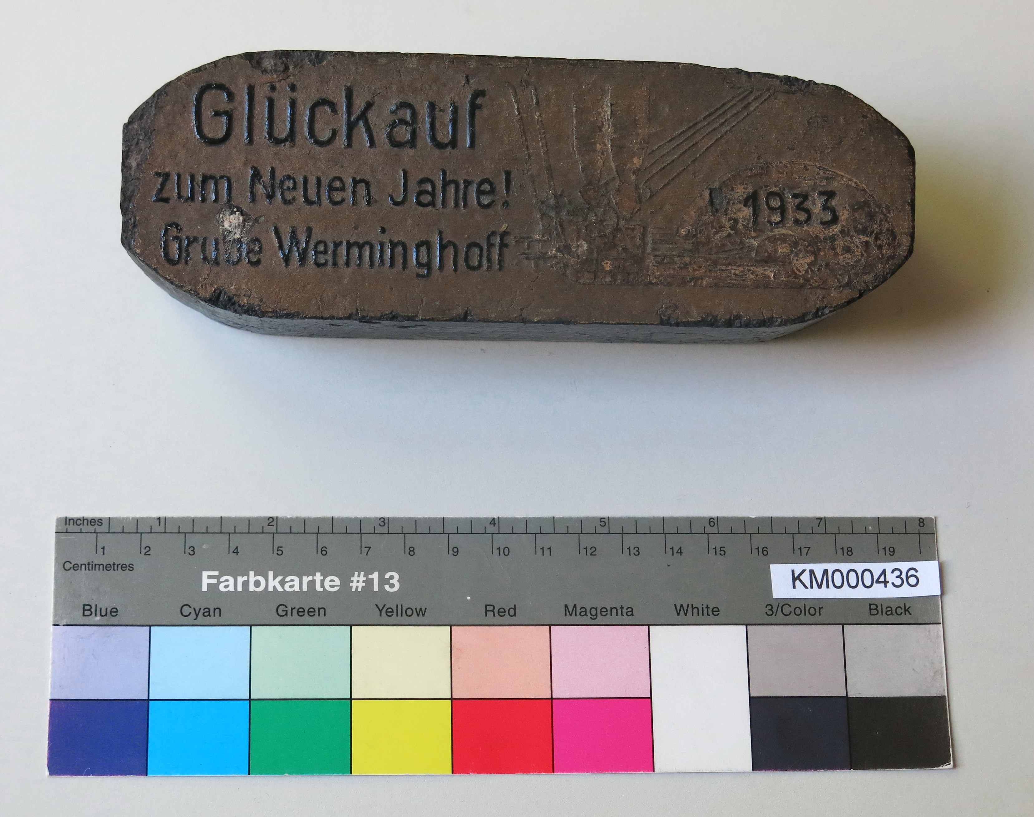Zierbrikett "Glückauf zum Neuen Jahre! Grube Werminghoff 1933" (Energiefabrik Knappenrode CC BY-SA)