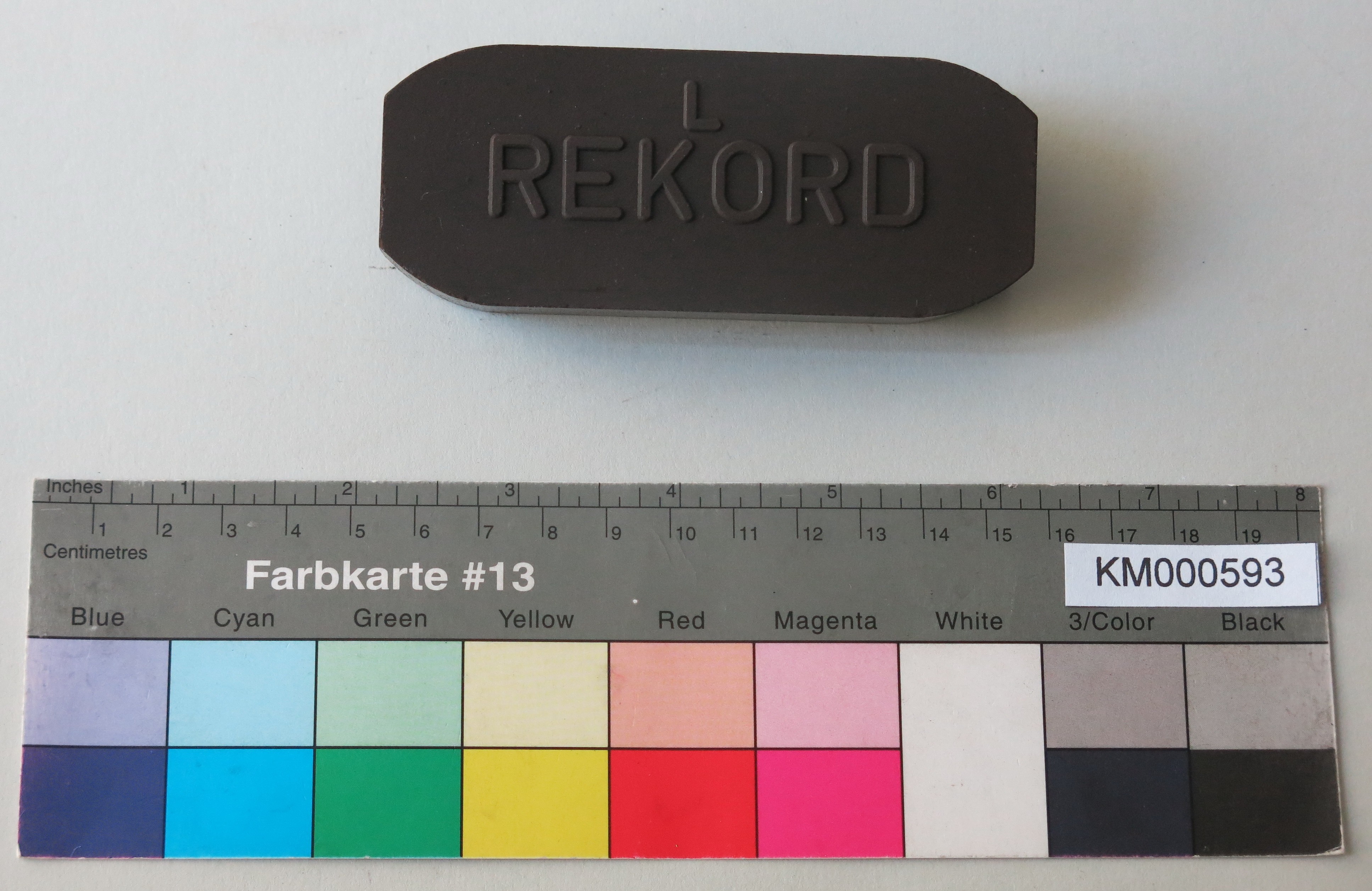 Zierbrikett "L REKORD"  (Energiefabrik Knappenrode CC BY-SA)