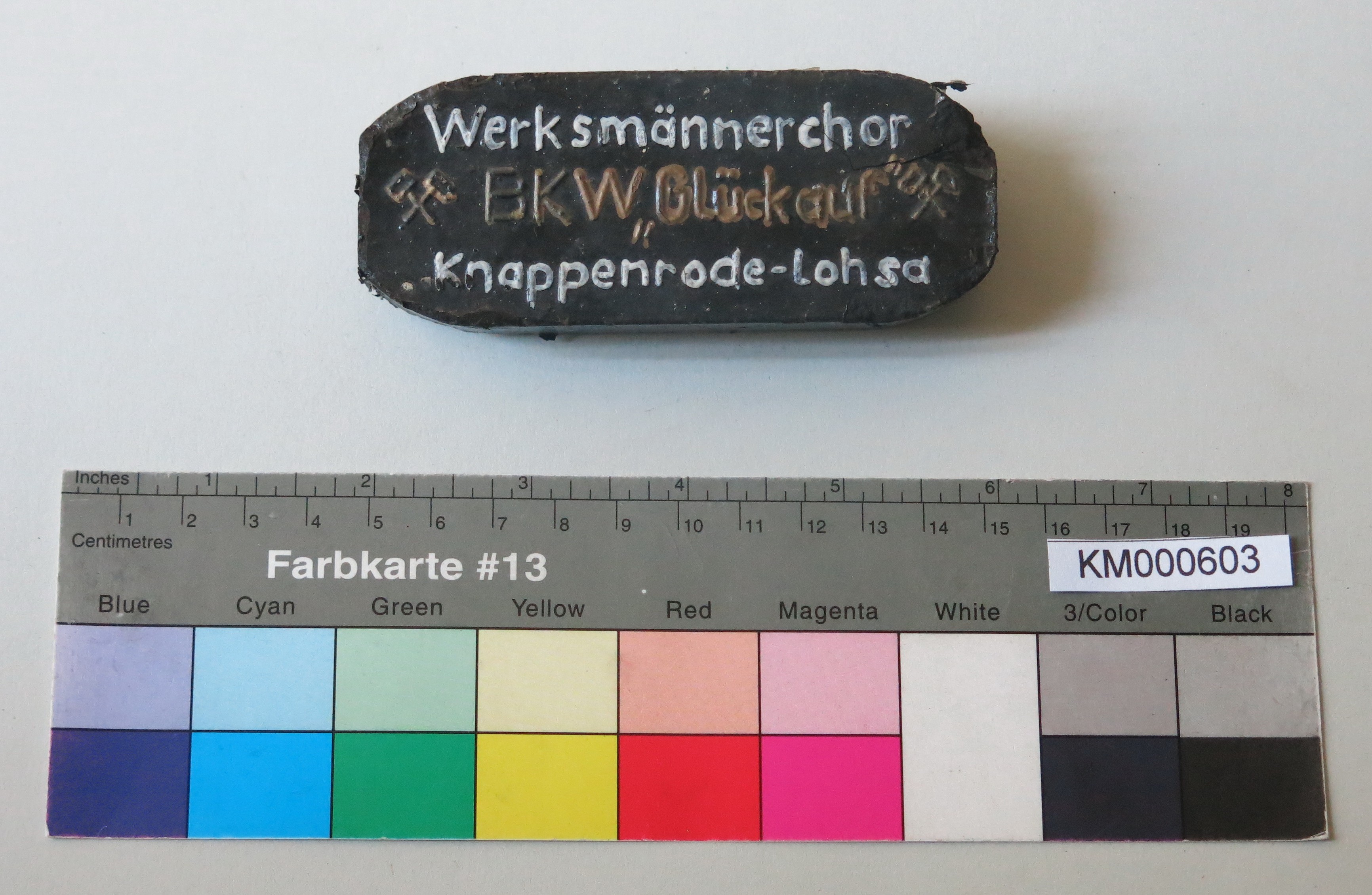 Zierbrikett "Werksmännerchor BKW 'Glückauf' Knappenrode-Lohsa" (Energiefabrik Knappenrode CC BY-SA)
