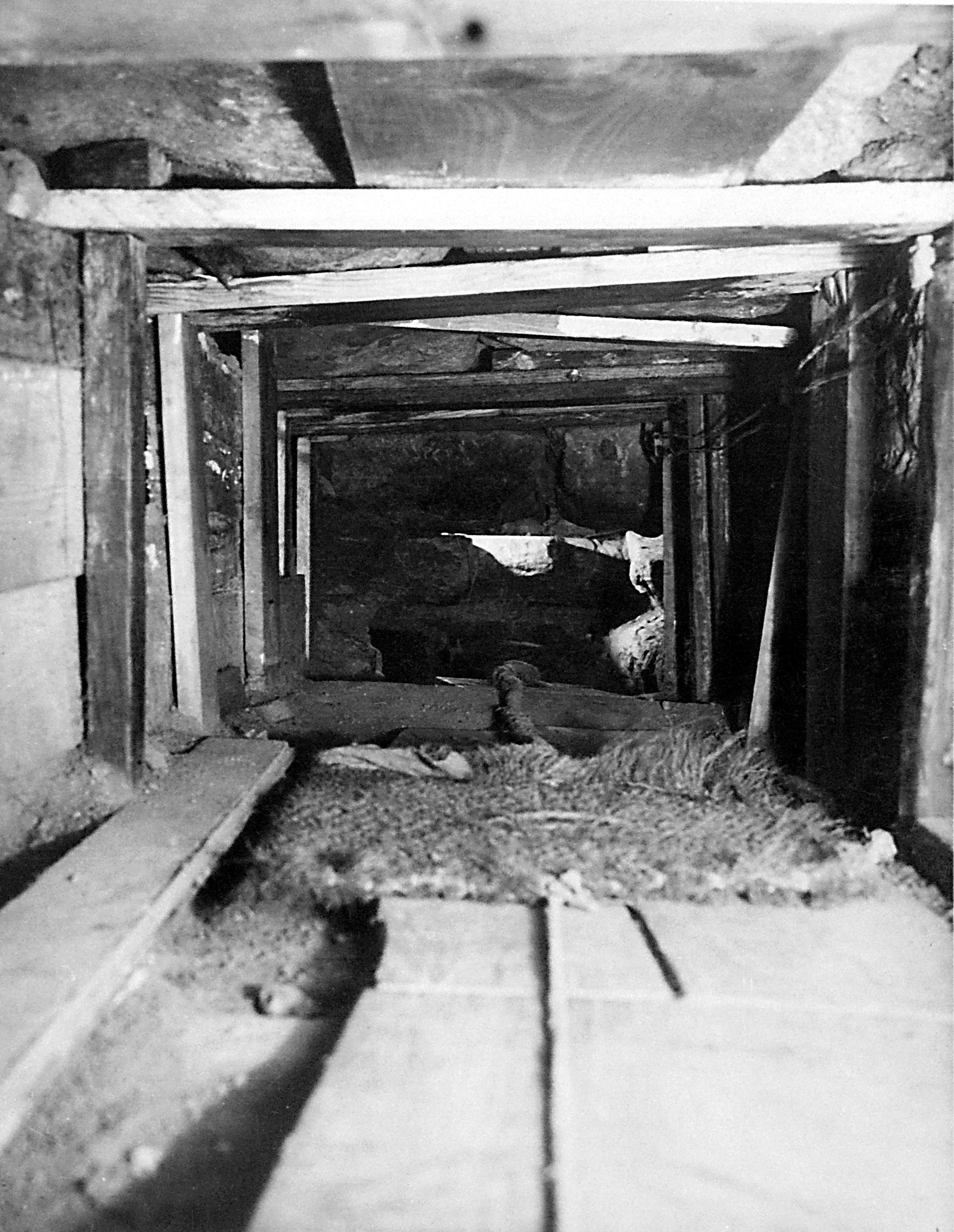 Fördermatte für Schutt im französischen Tunnel unter der Schlosskapelle 1942 (SBG gGmbH CC BY-NC-SA)