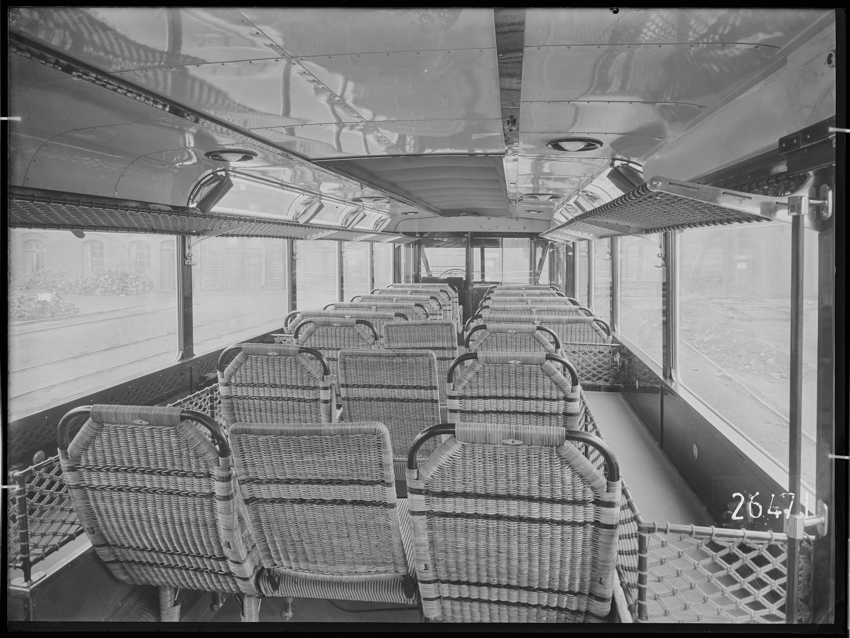 Fotografie: dreiachsiger Omnibus (Fahrgastraum I), 1934 (Schenkung der Bombardier Transportation, Werk Görlitz | Eigentum/Sammlung der Verkehrsmuseums Dresden gGmbH CC BY-NC-SA)