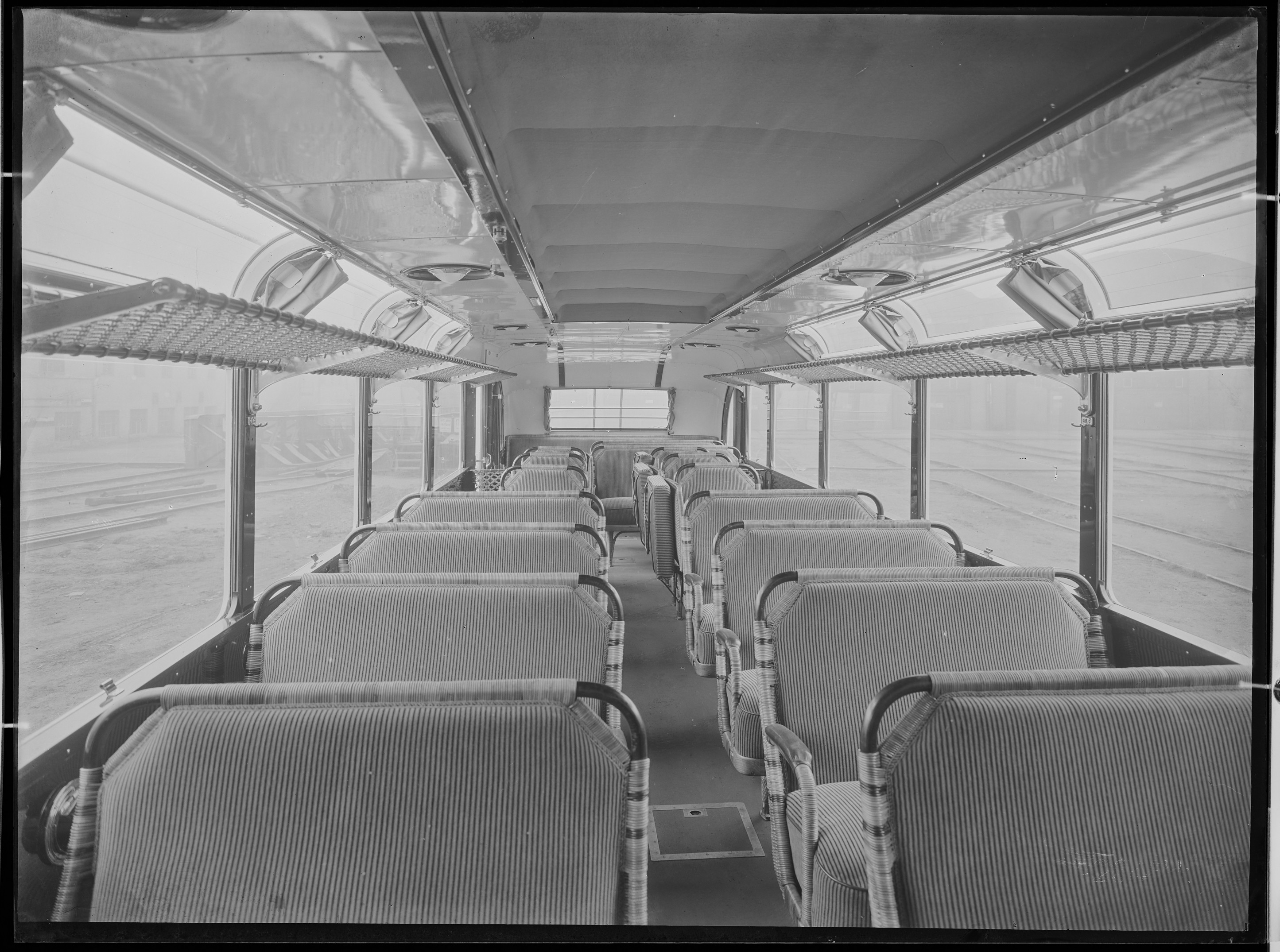 Fotografie: dreiachsiger Omnibus (Fahrgastraum II), 1934 (Schenkung der Bombardier Transportation, Werk Görlitz | Eigentum/Sammlung der Verkehrsmuseums Dresden gGmbH CC BY-NC-SA)