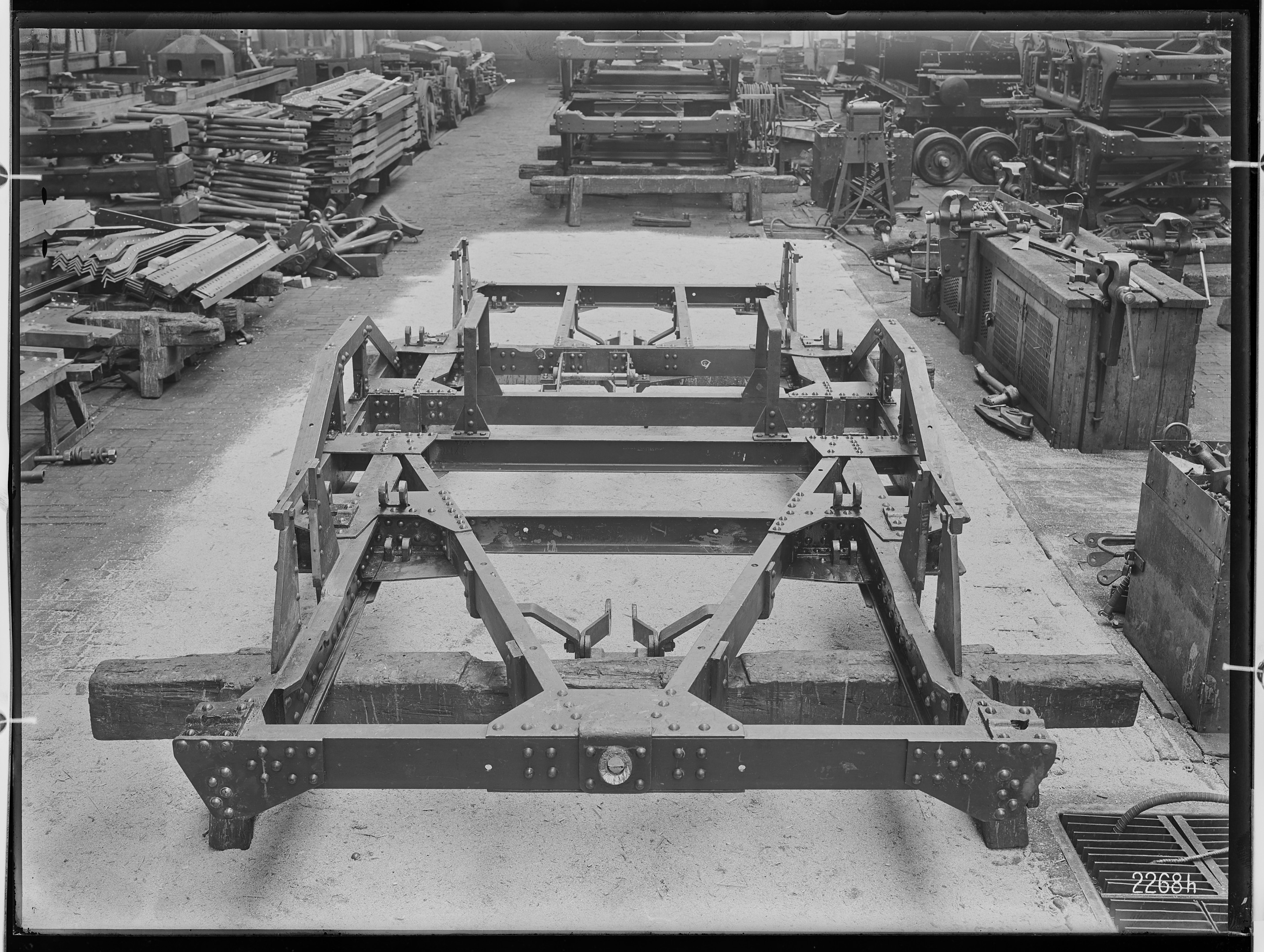 Fotografie: Görlitzer Drehgestell für D-Zugwagen (Rahmen mit Sprengwerk IV), 1924 (Schenkung der Bombardier Transportation, Werk Görlitz | Eigentum/Sammlung der Verkehrsmuseums Dresden gGmbH CC BY-NC-SA)
