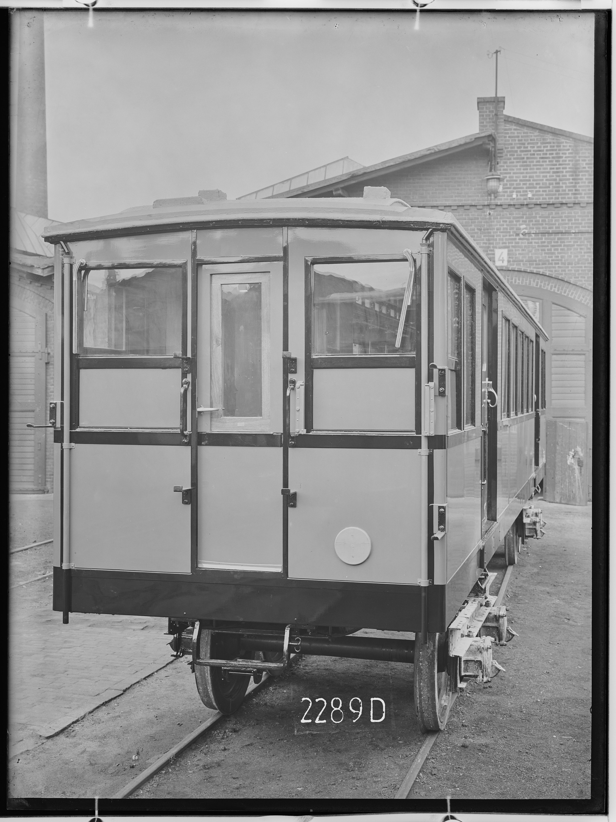 Fotografie: vierachsiger Berliner Hochbahnwagen (Stirnansicht), 1924 (Schenkung der Bombardier Transportation, Werk Görlitz | Eigentum/Sammlung der Verkehrsmuseums Dresden gGmbH CC BY-NC-SA)