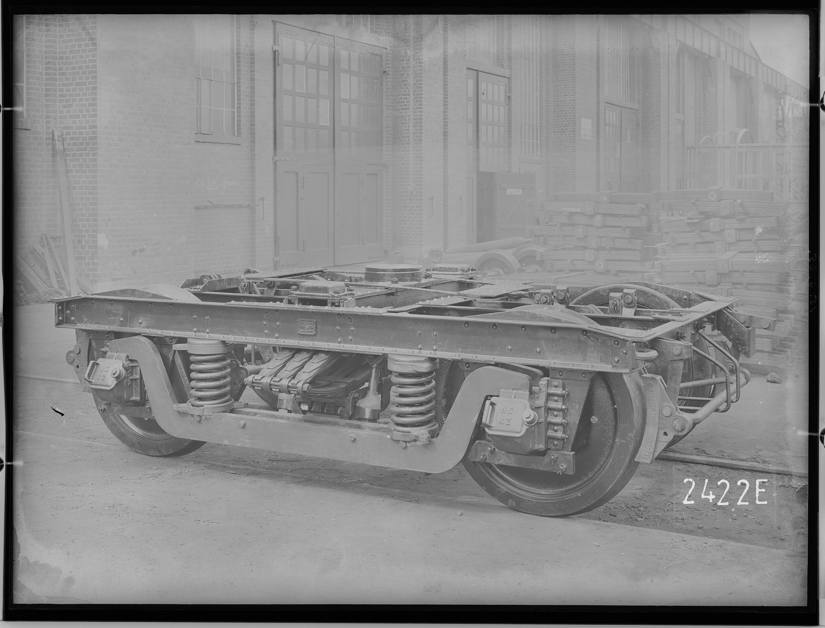 Fotografie: vierachsiger D-Zugwagen dritte Klasse (Drehgestell II), 1925 (Schenkung der Bombardier Transportation, Werk Görlitz | Eigentum/Sammlung der Verkehrsmuseums Dresden gGmbH CC BY-NC-SA)