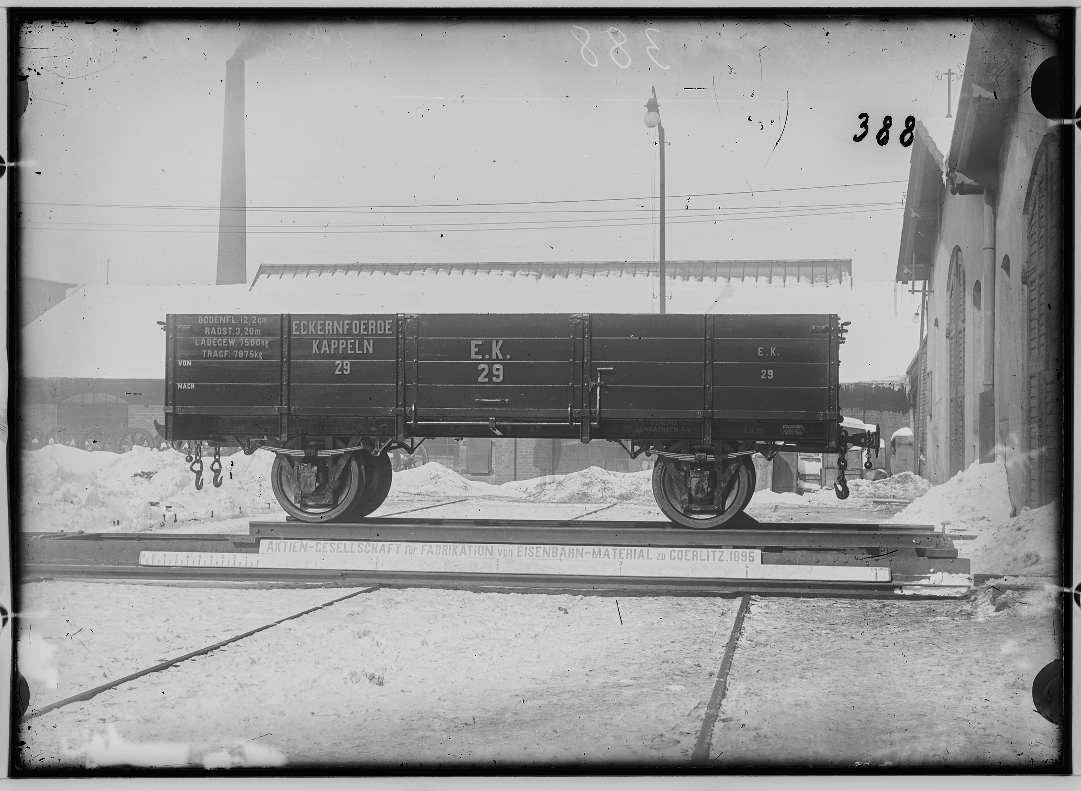 Fotografie: vierachsiger offener Gütertransportwagen, 1895 (Schenkung der Bombardier Transportation, Werk Görlitz | Eigentum/Sammlung der Verkehrsmuseums Dresden gGmbH CC BY-NC-SA)