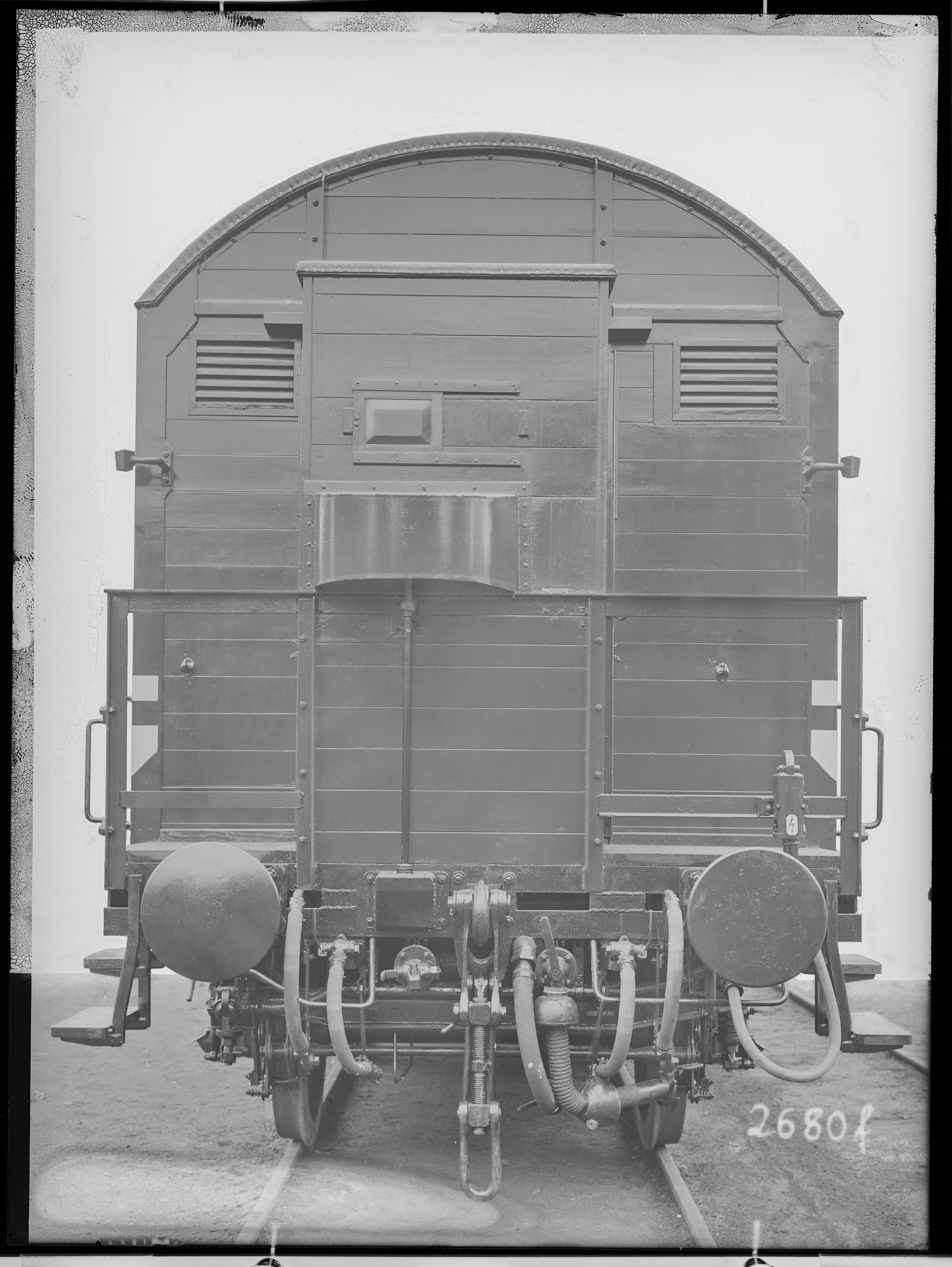 Fotografie: vierachsiger Stallungswagen (Außenansicht II), 1936 (Schenkung der Bombardier Transportation, Werk Görlitz | Eigentum/Sammlung der Verkehrsmuseums Dresden gGmbH CC BY-NC-SA)