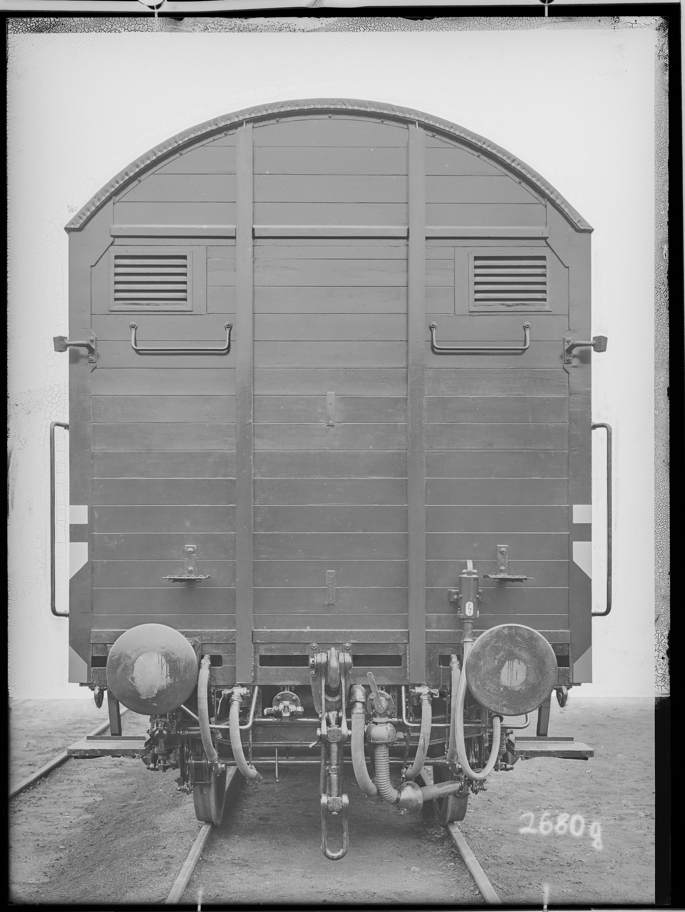 Fotografie: vierachsiger Stallungswagen (Außenansicht III), 1936 (Schenkung der Bombardier Transportation, Werk Görlitz | Eigentum/Sammlung der Verkehrsmuseums Dresden gGmbH CC BY-NC-SA)