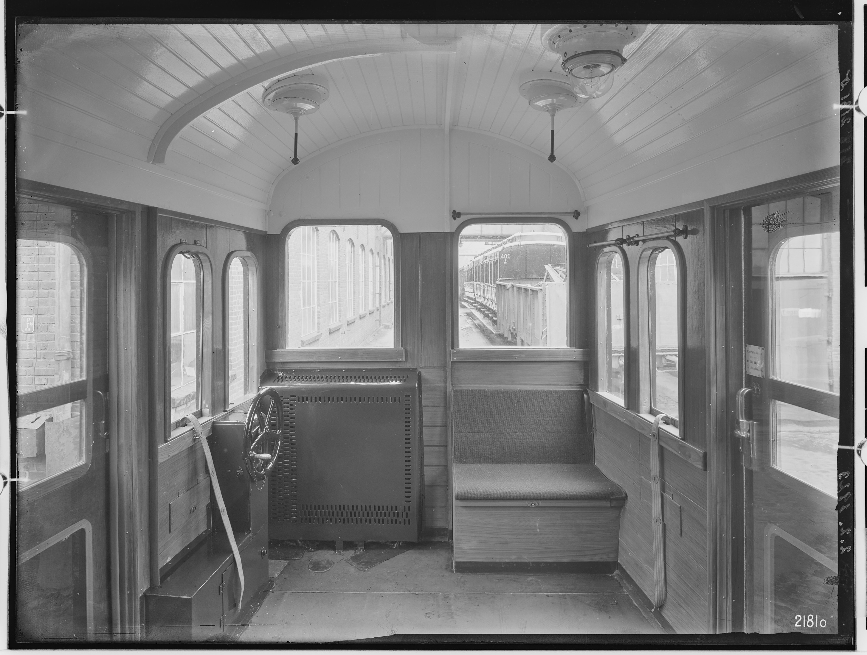Fotografie: vierachsiger Triebwagen A-Zug (Innenansicht I), 1922 (Schenkung der Bombardier Transportation, Werk Görlitz | Eigentum/Sammlung der Verkehrsmuseums Dresden gGmbH CC BY-NC-SA)