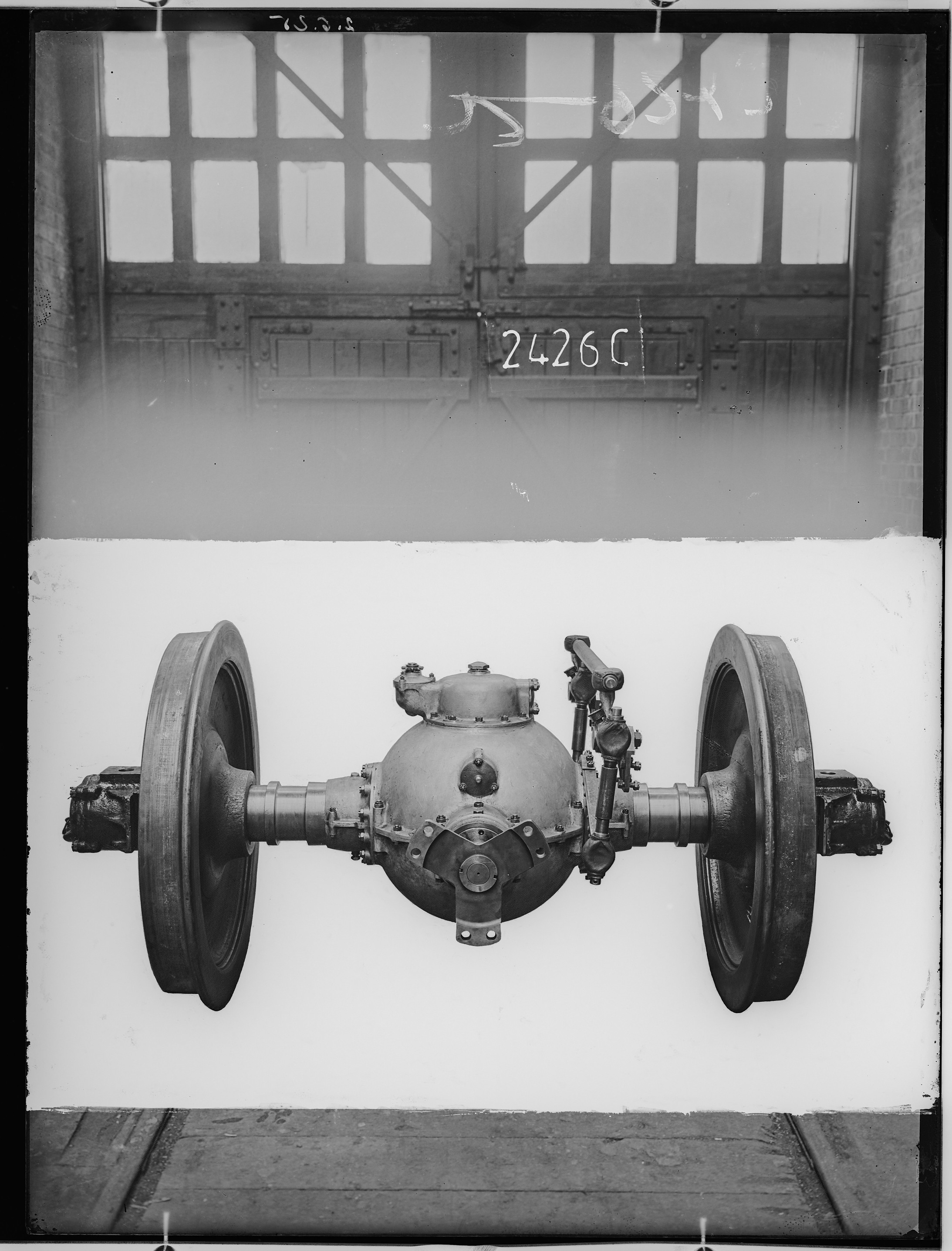 Fotografie: zweiachsiger Benzol-Triebwagen (Getriebeachse), 1925 (Schenkung der Bombardier Transportation, Werk Görlitz | Eigentum/Sammlung der Verkehrsmuseums Dresden gGmbH CC BY-NC-SA)