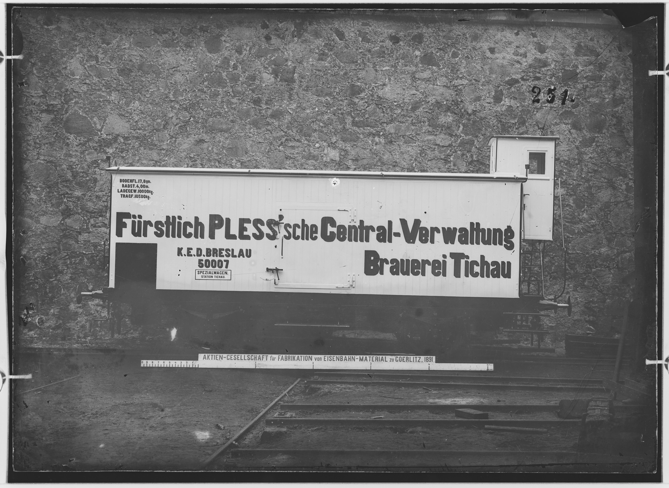 Fotografie: zweiachsiger Biertransportwagen, 1891 (Schenkung der Bombardier Transportation, Werk Görlitz | Eigentum/Sammlung der Verkehrsmuseums Dresden gGmbH CC BY-NC-SA)