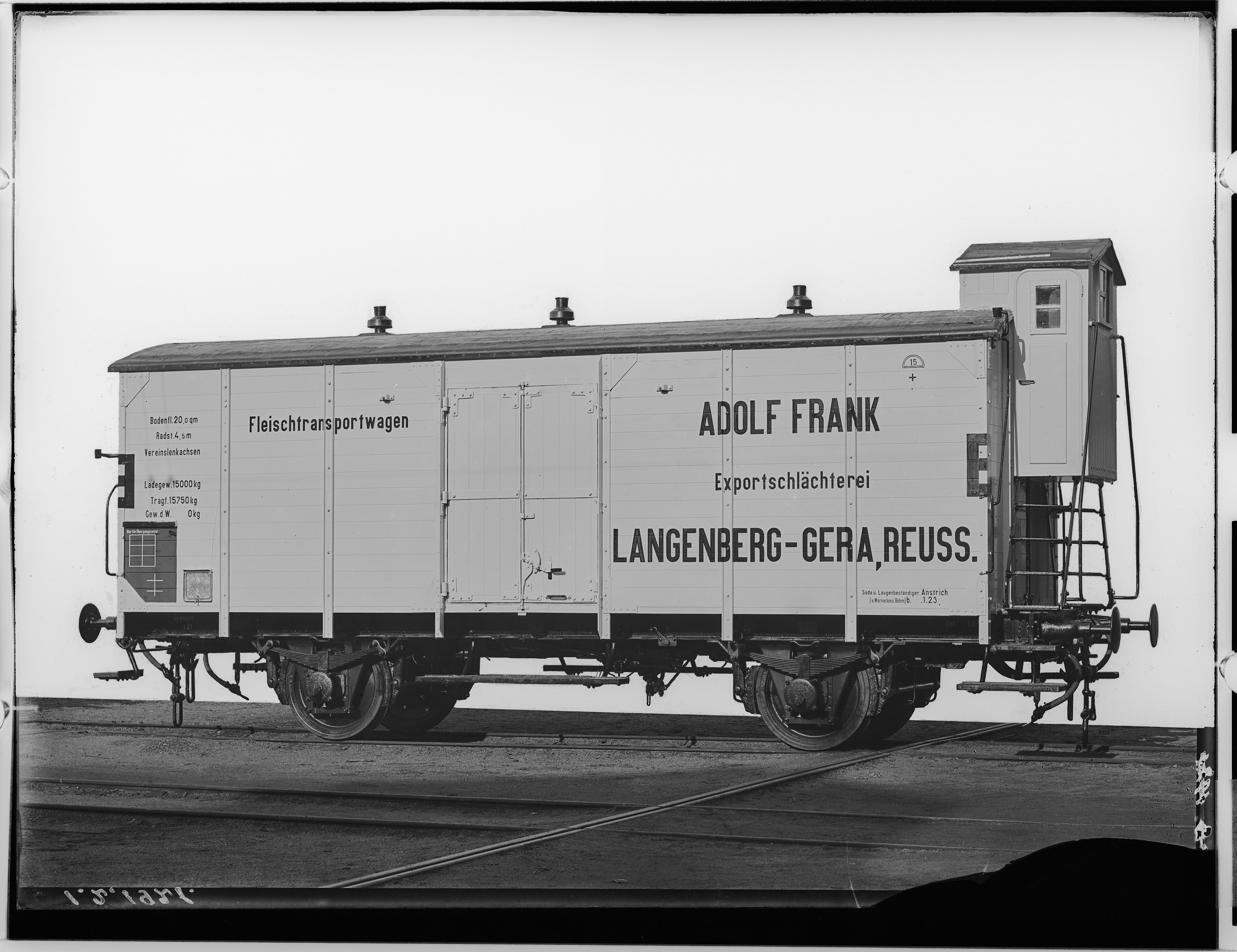Fotografie: zweiachsiger Fleischtransportwagen, 1921 (Schenkung der Bombardier Transportation, Werk Görlitz | Eigentum/Sammlung der Verkehrsmuseums Dresden gGmbH CC BY-NC-SA)