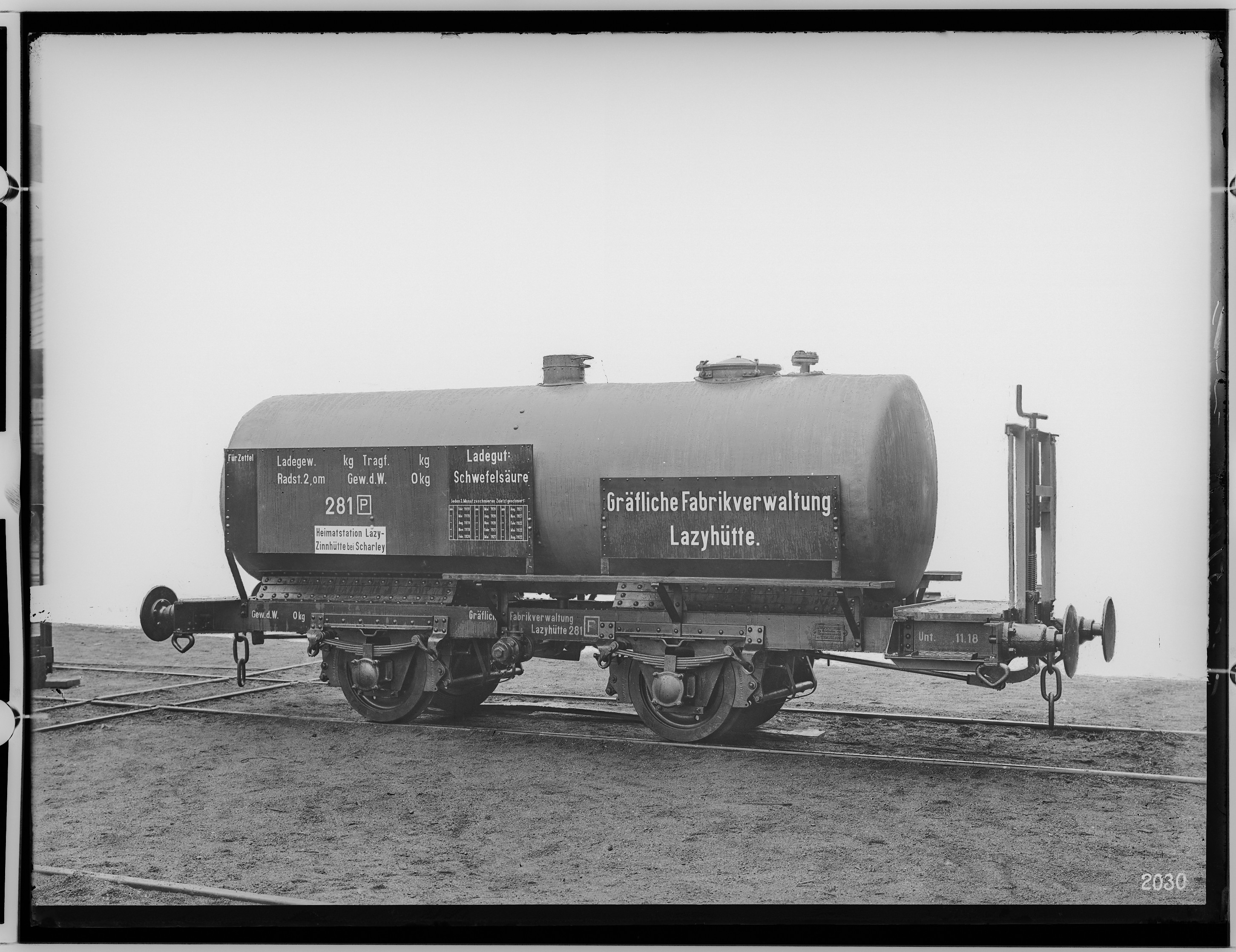 Fotografie: zweiachsiger Kesselwagen für Schwefelsäuretransport, 1918 (Schenkung der Bombardier Transportation, Werk Görlitz | Eigentum/Sammlung der Verkehrsmuseums Dresden gGmbH CC BY-NC-SA)