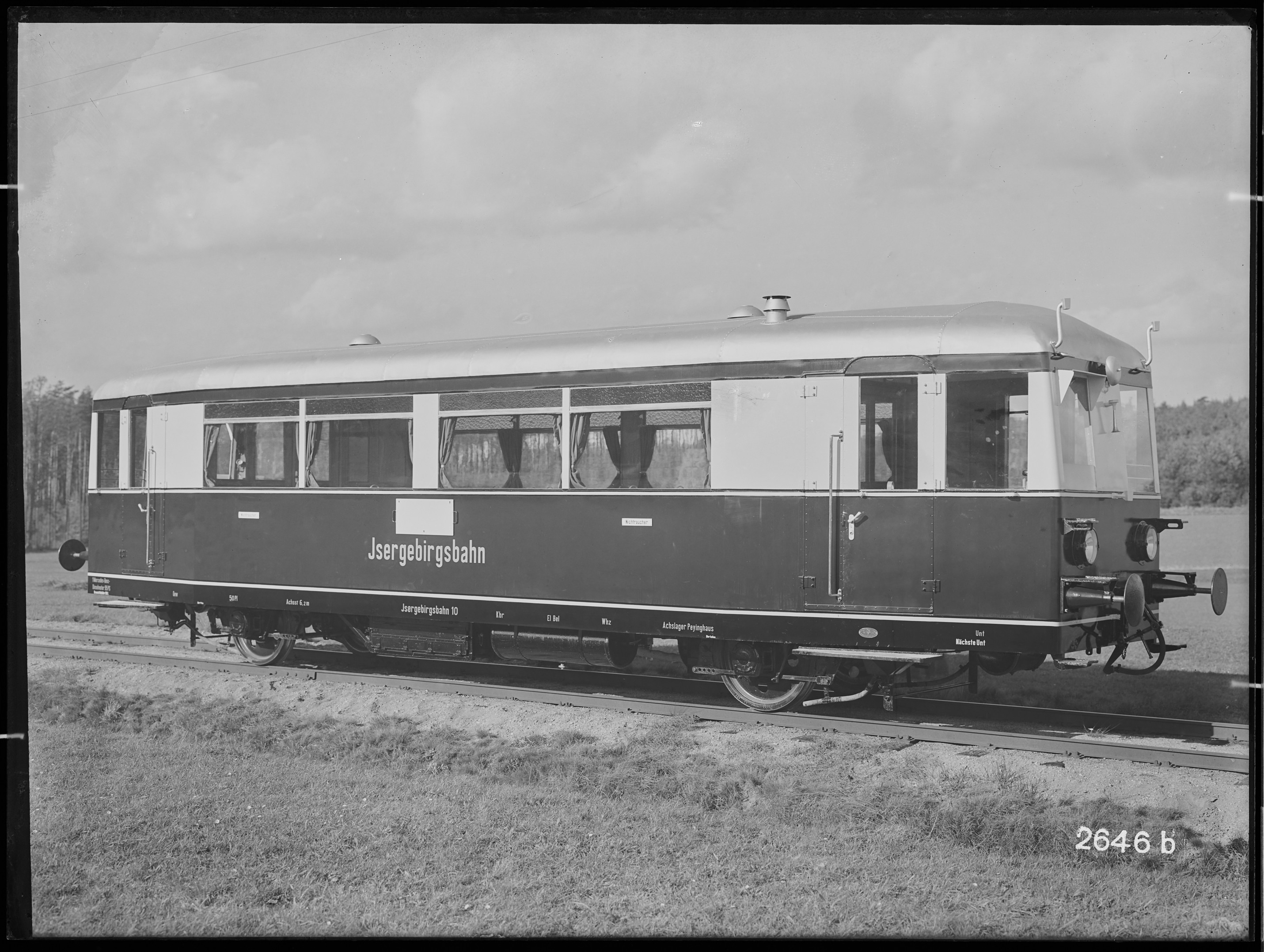 Fotografie: zweiachsiger Kleintriebwagen (Außenansicht), 1934 (Schenkung der Bombardier Transportation, Werk Görlitz | Eigentum/Sammlung der Verkehrsmuseums Dresden gGmbH CC BY-NC-SA)
