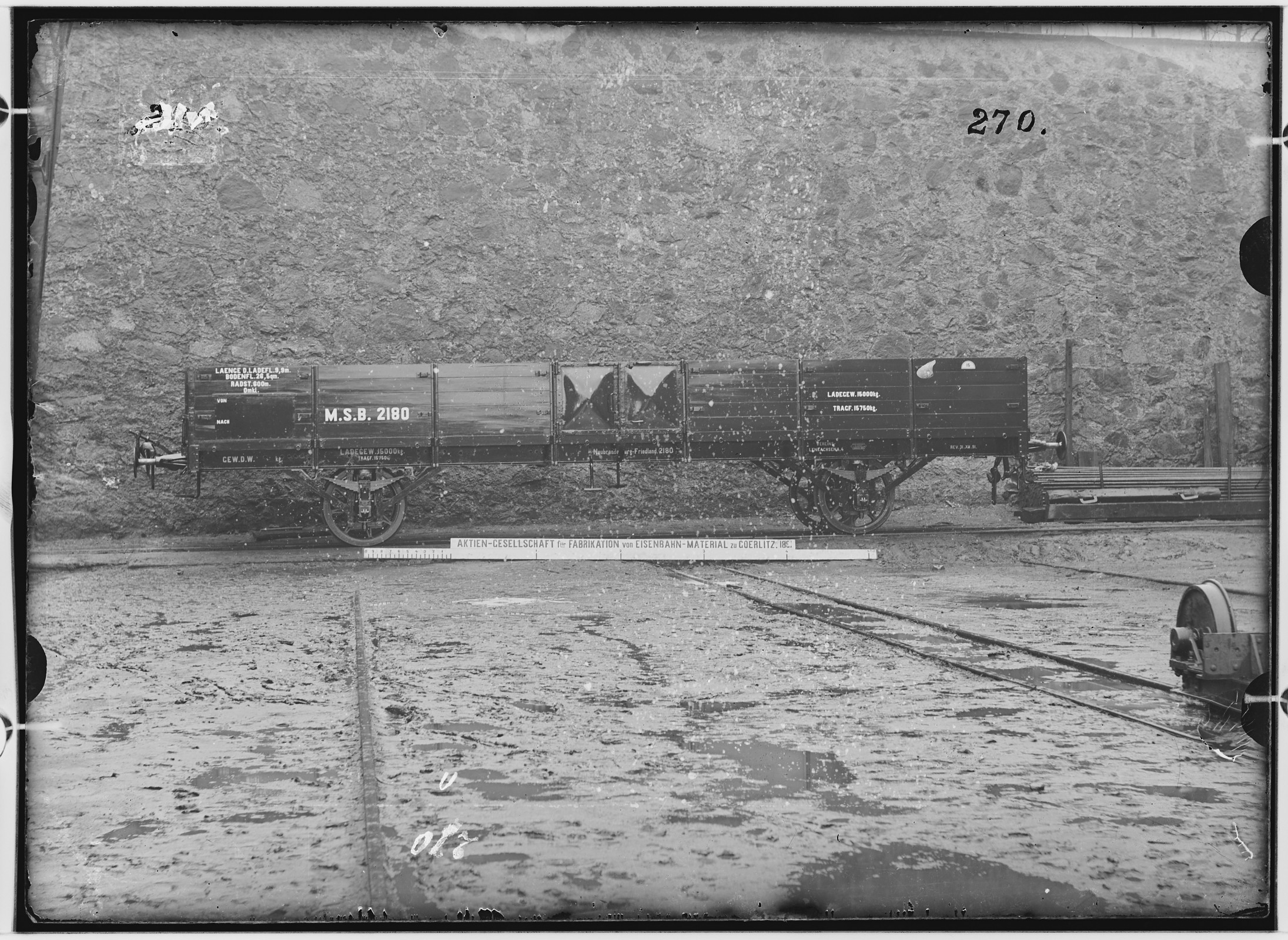 Fotografie: zweiachsiger offener Güterwagen, 1891 (Schenkung der Bombardier Transportation, Werk Görlitz | Eigentum/Sammlung der Verkehrsmuseums Dresden gGmbH CC BY-NC-SA)
