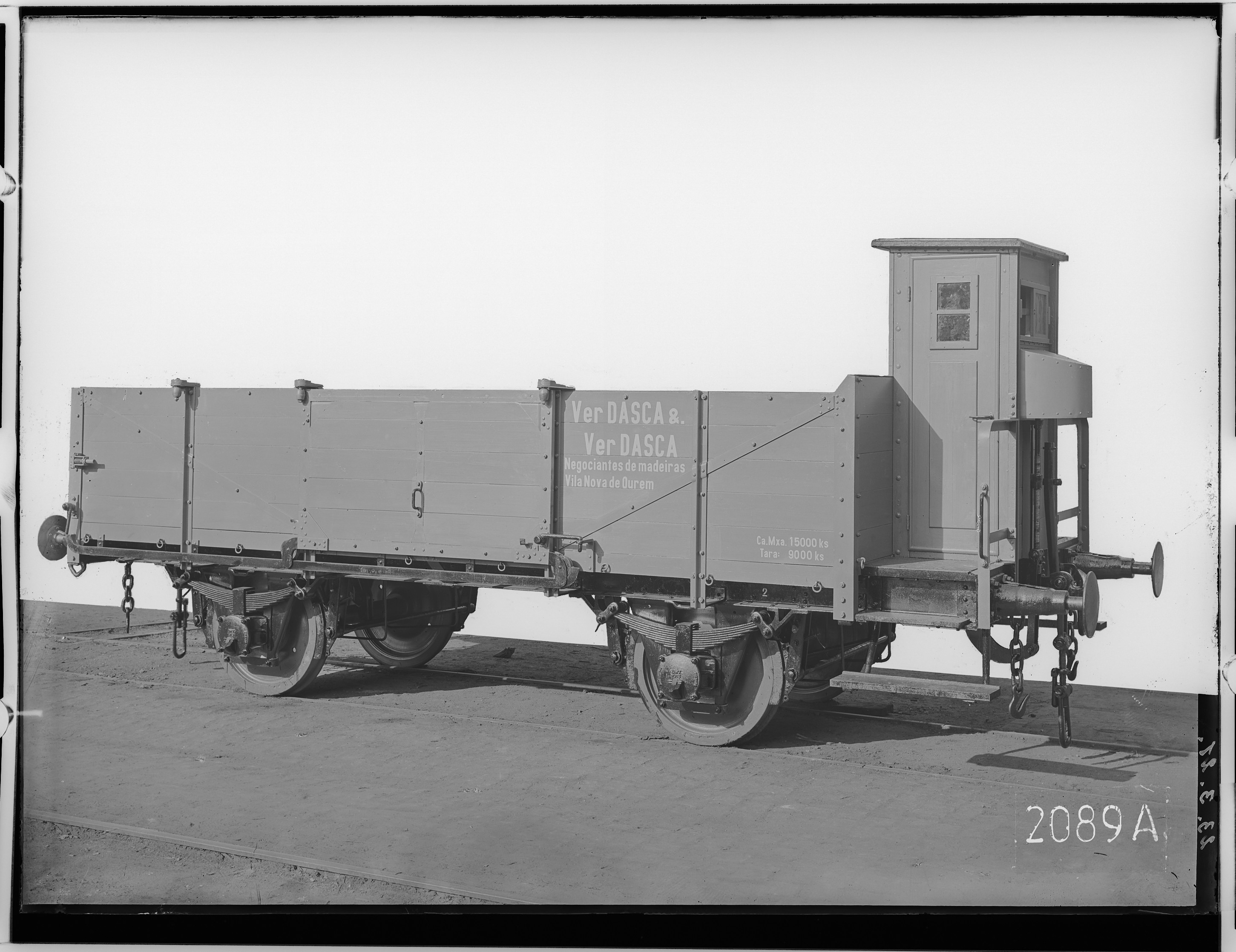 Fotografie: zweiachsiger offener Güterwagen ohne Bremse (beschriftet), 1921 (Schenkung der Bombardier Transportation, Werk Görlitz | Eigentum/Sammlung der Verkehrsmuseums Dresden gGmbH CC BY-NC-SA)