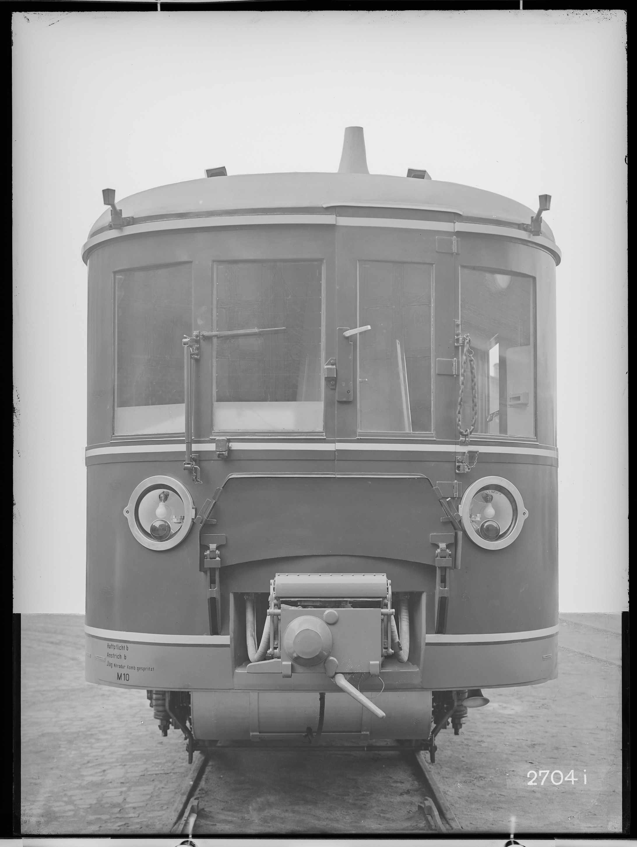 Fotografie: zweiteiliger sechsachsiger Dieseltriebwagen "Bauart Ruhr" (Außenansicht II), 1936-1938 (Schenkung der Bombardier Transportation, Werk Görlitz | Eigentum/Sammlung der Verkehrsmuseums Dresden gGmbH CC BY-NC-SA)