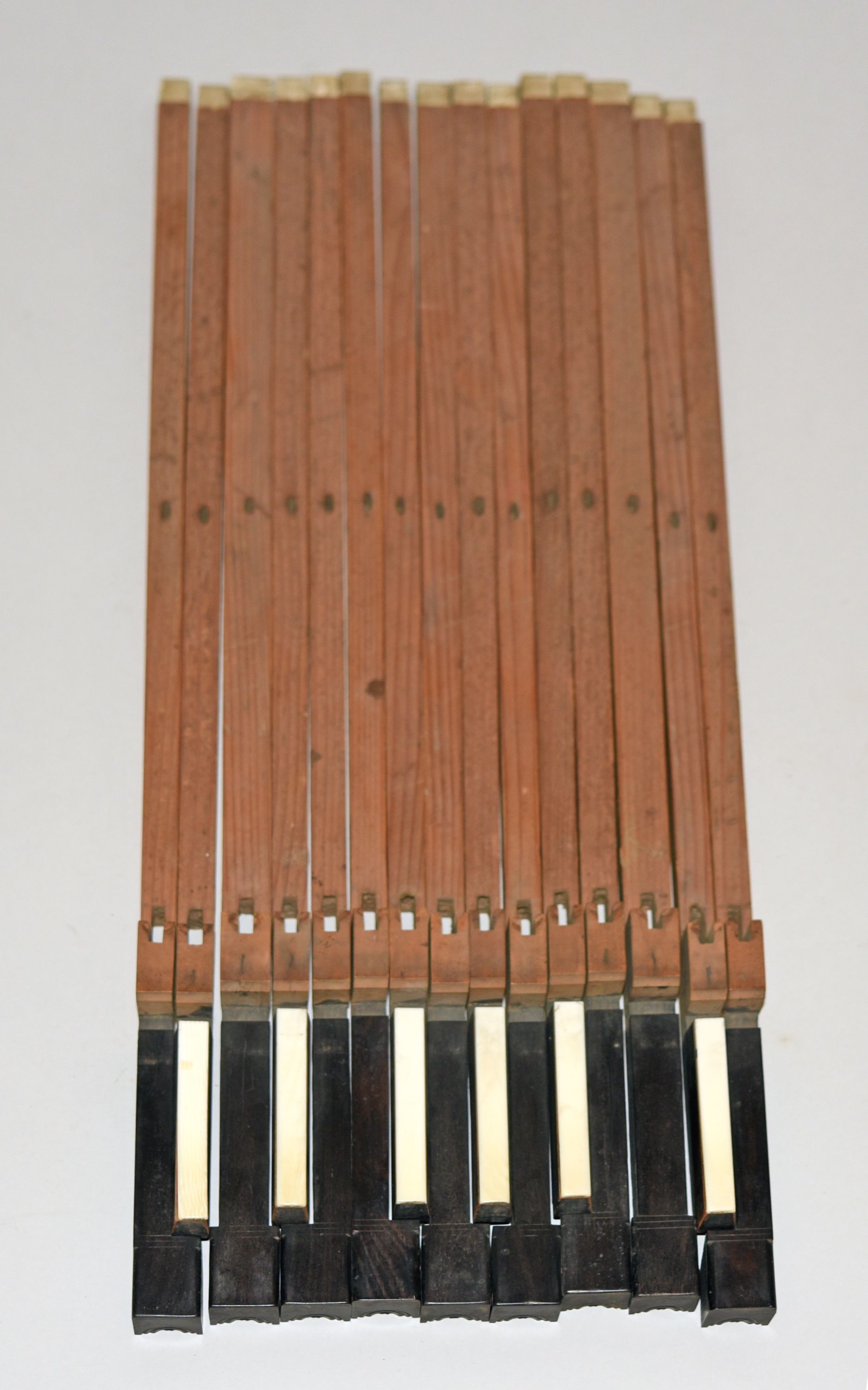 Orgelmanual-Untertasten (Gottfried-Silbermann-Museum CC BY-NC-SA)