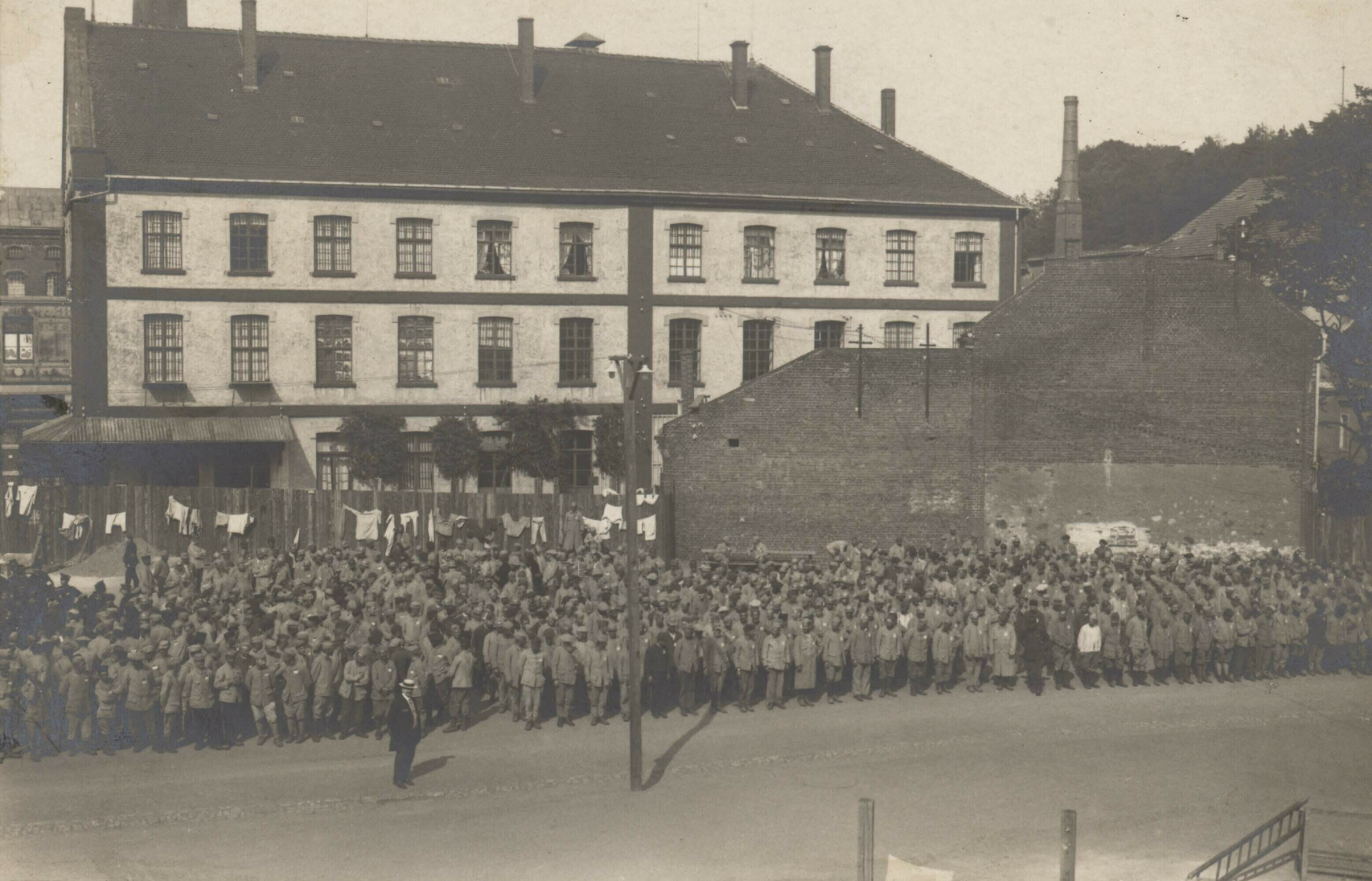 Appell im Kriegsgefangenenlager Golzern (Kreismuseum Grimma RR-F)