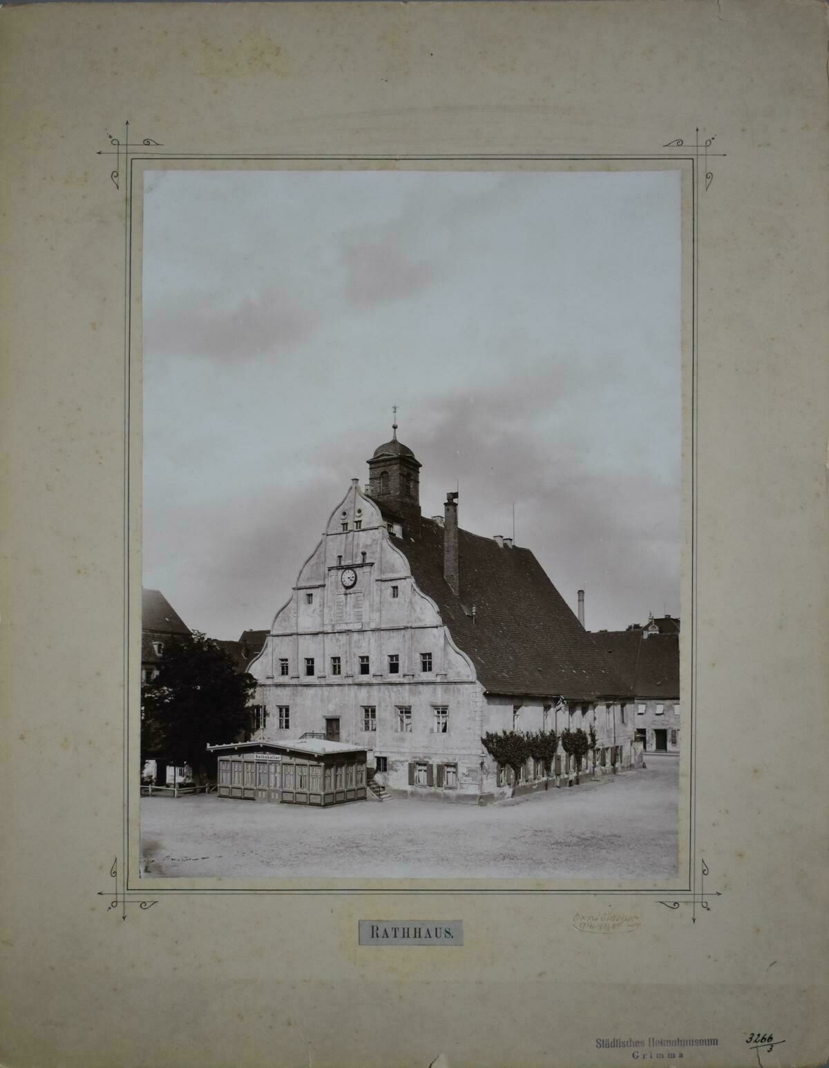 Der Markt mit Rathaus in Grimma (Kreismuseum Grimma RR-F)