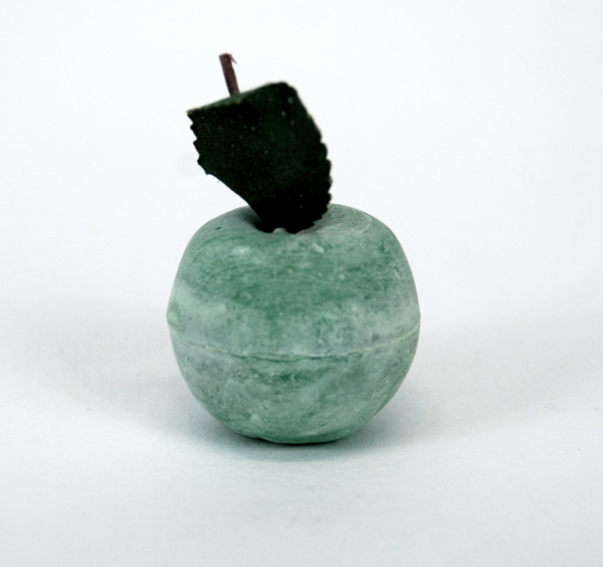 Grüner Apfel aus Seife (Stadtmuseum Döbeln CC BY-NC-SA)